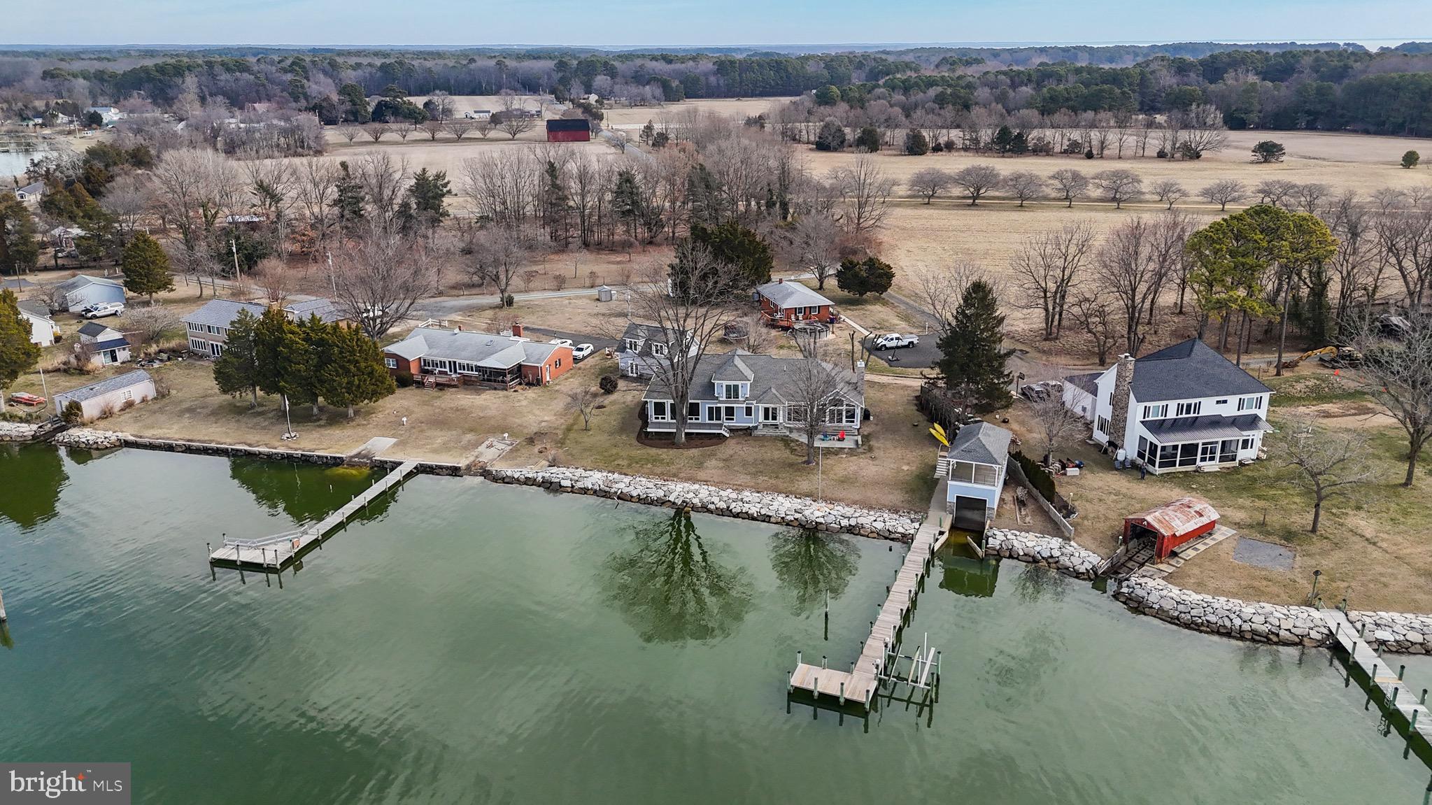 WATERLOO SHORES - Residential