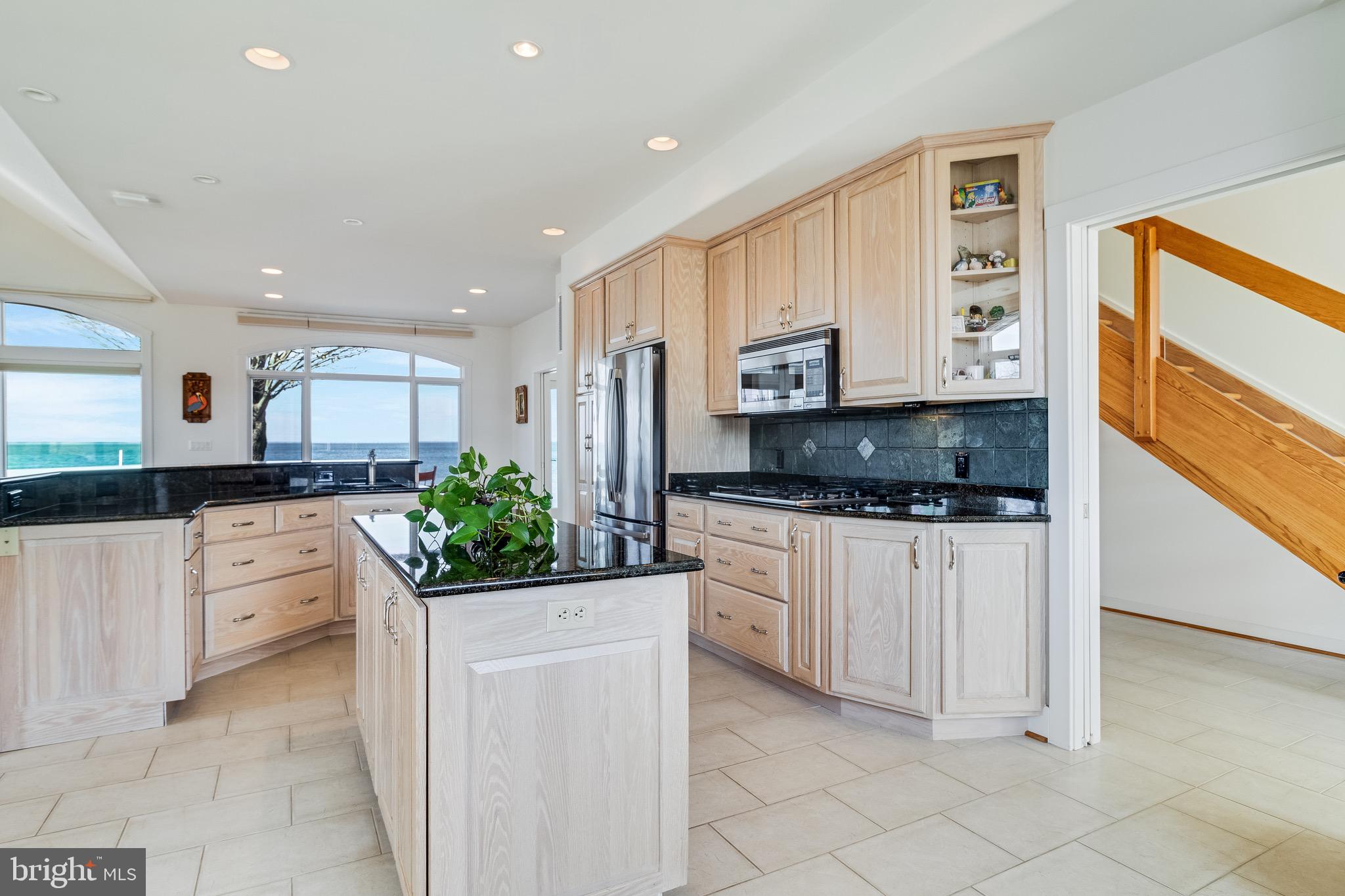 WATERLOO SHORES - Residential