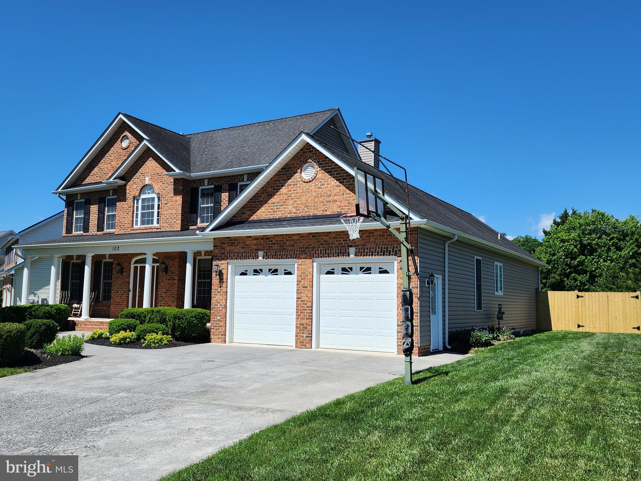 102 CAMARUGE COURT