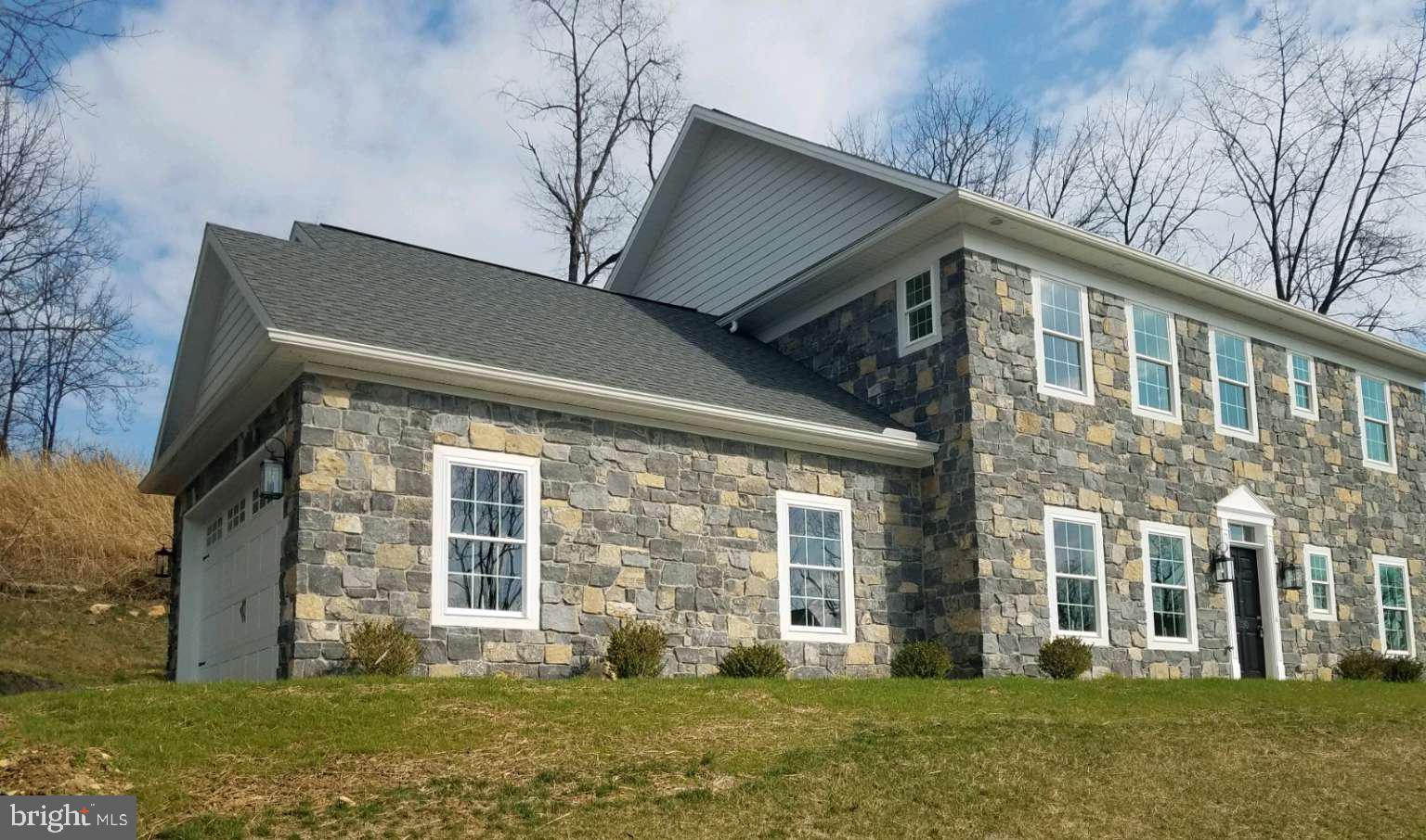 WOODBRIAR ESTATES - Residential