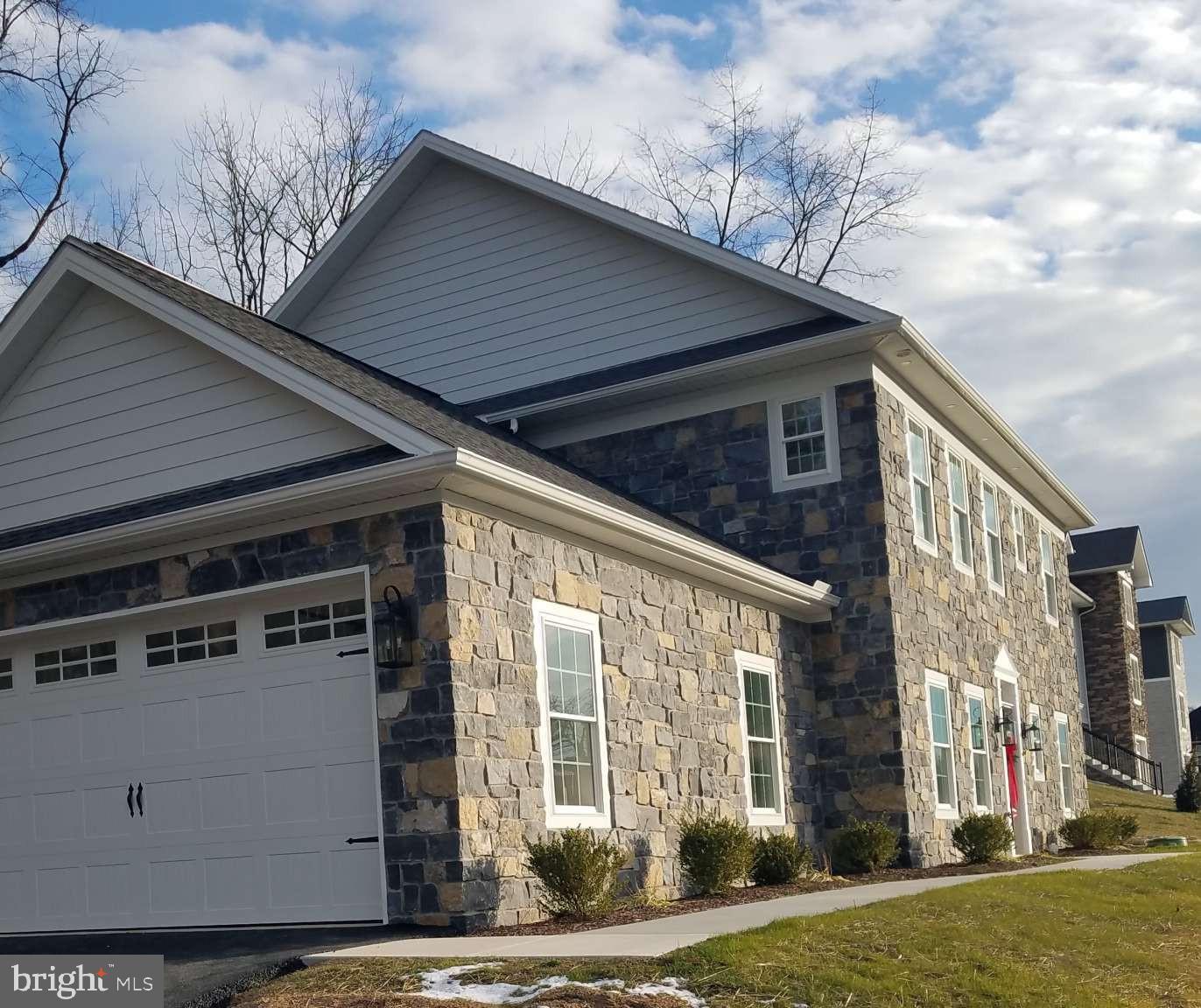 WOODBRIAR ESTATES - Residential