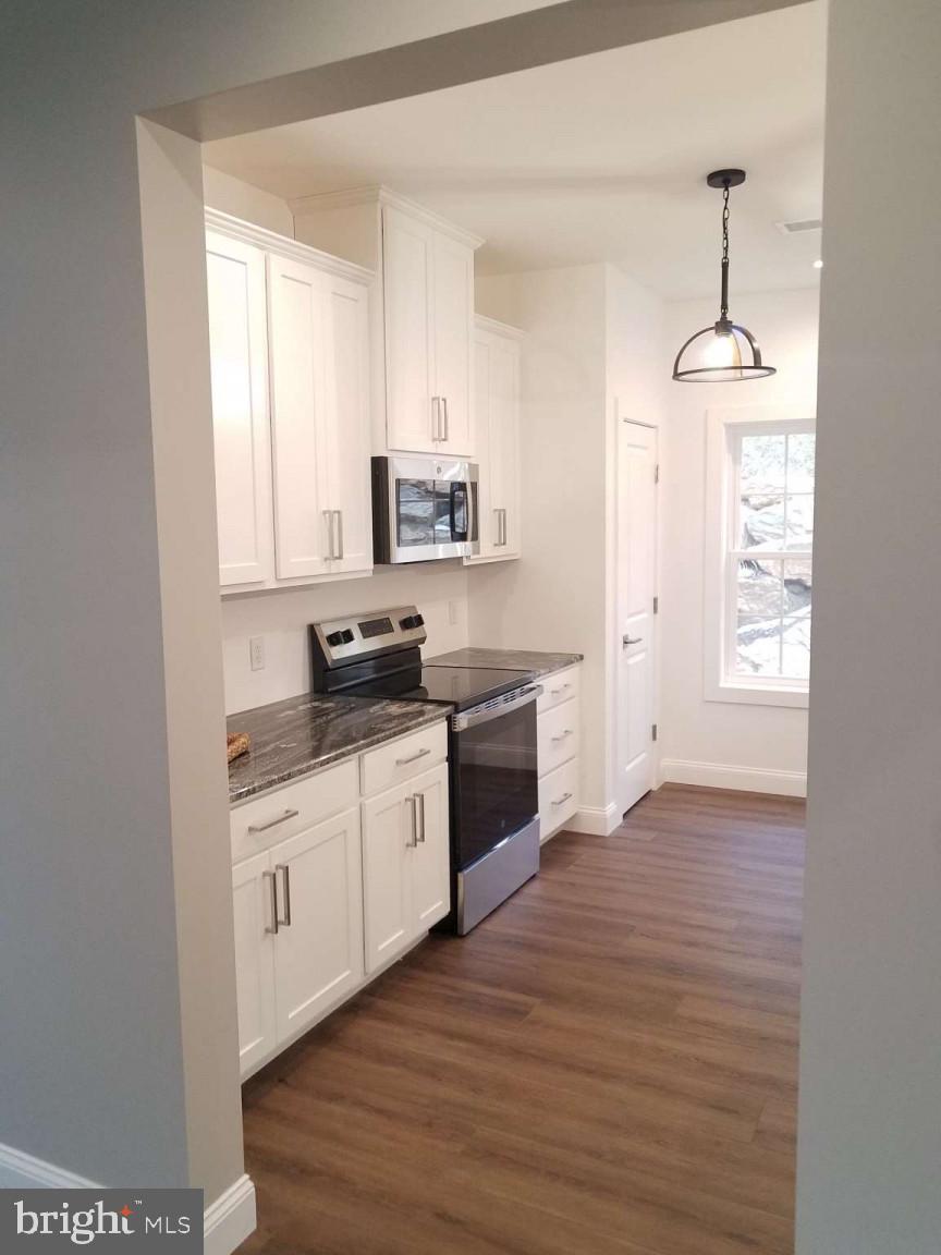 WOODBRIAR ESTATES - Residential