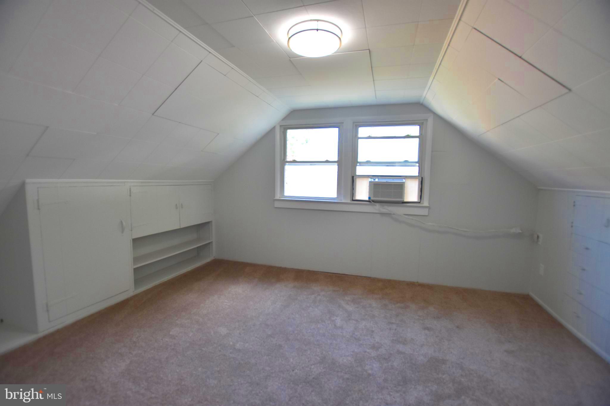 WOODLAWN - Residential Lease