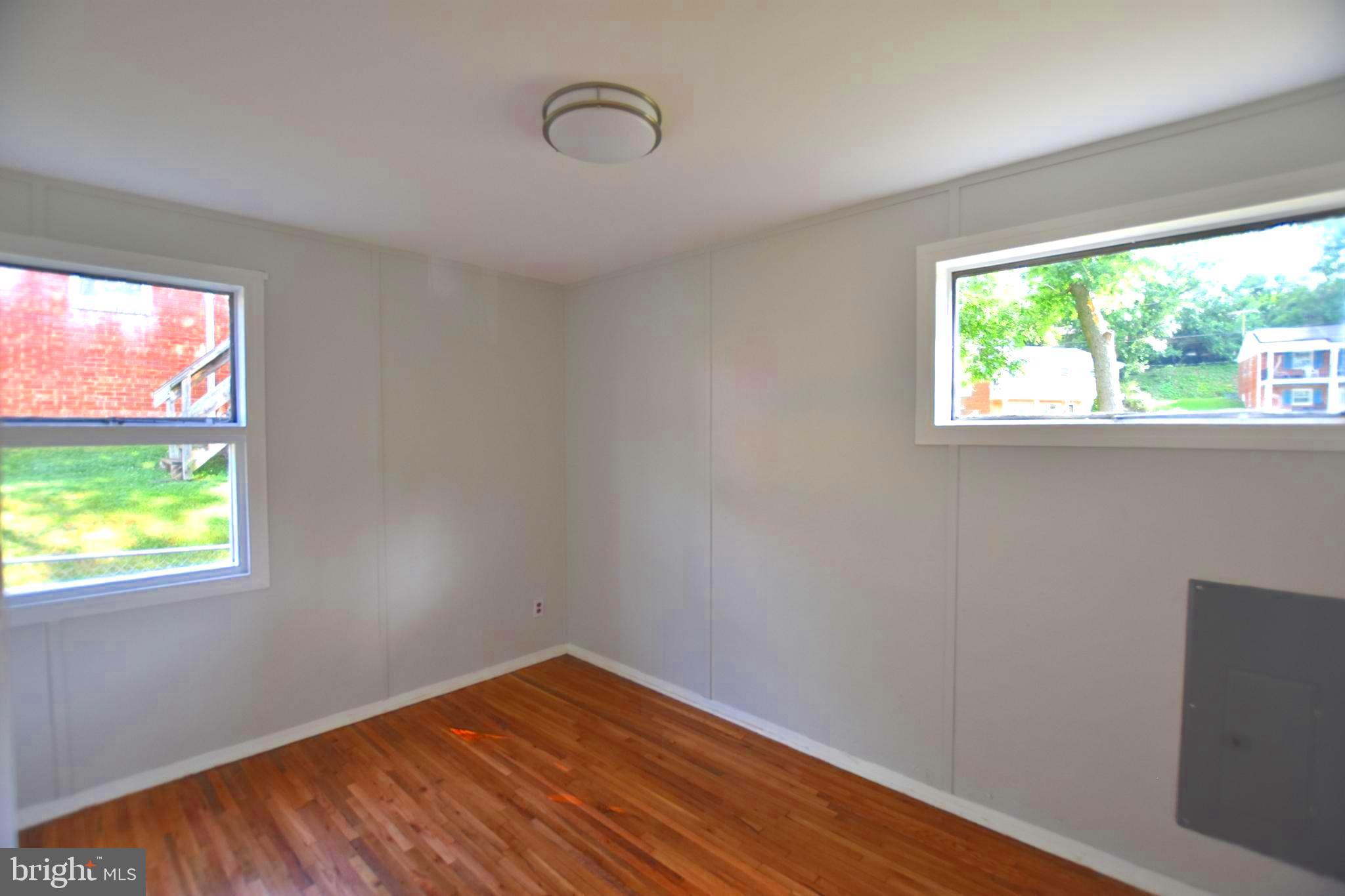 WOODLAWN - Residential Lease