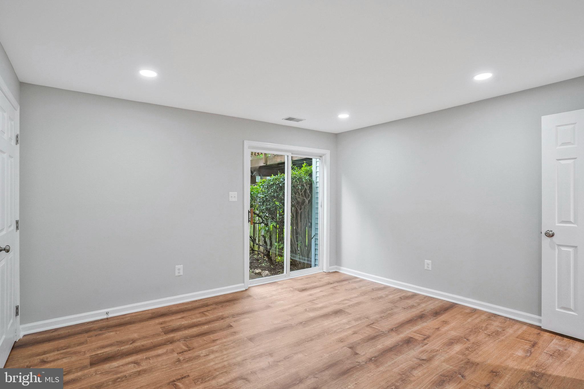 ENGLEWOOD MEWS - Residential