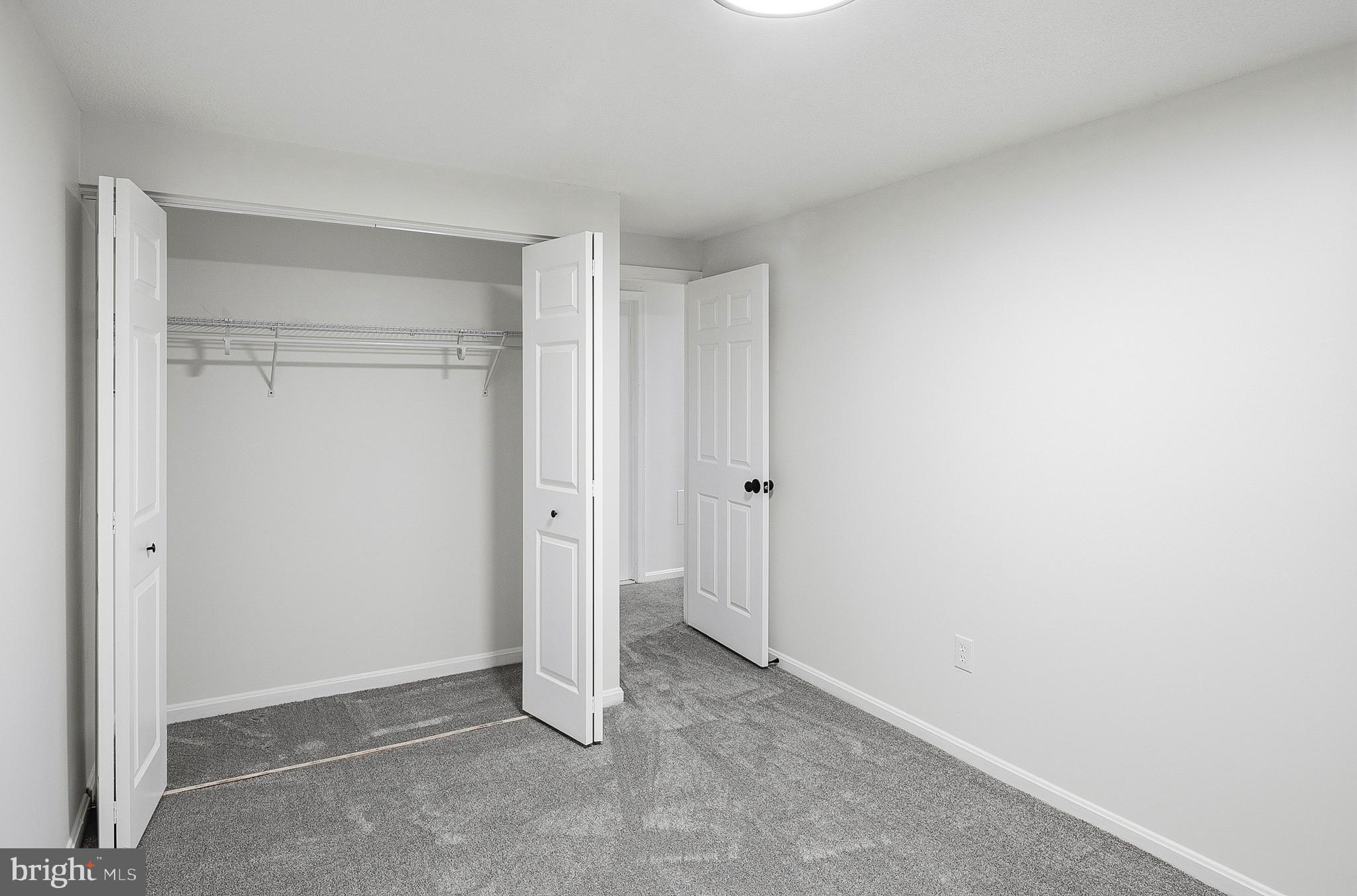 DUMONT OAKS - Residential