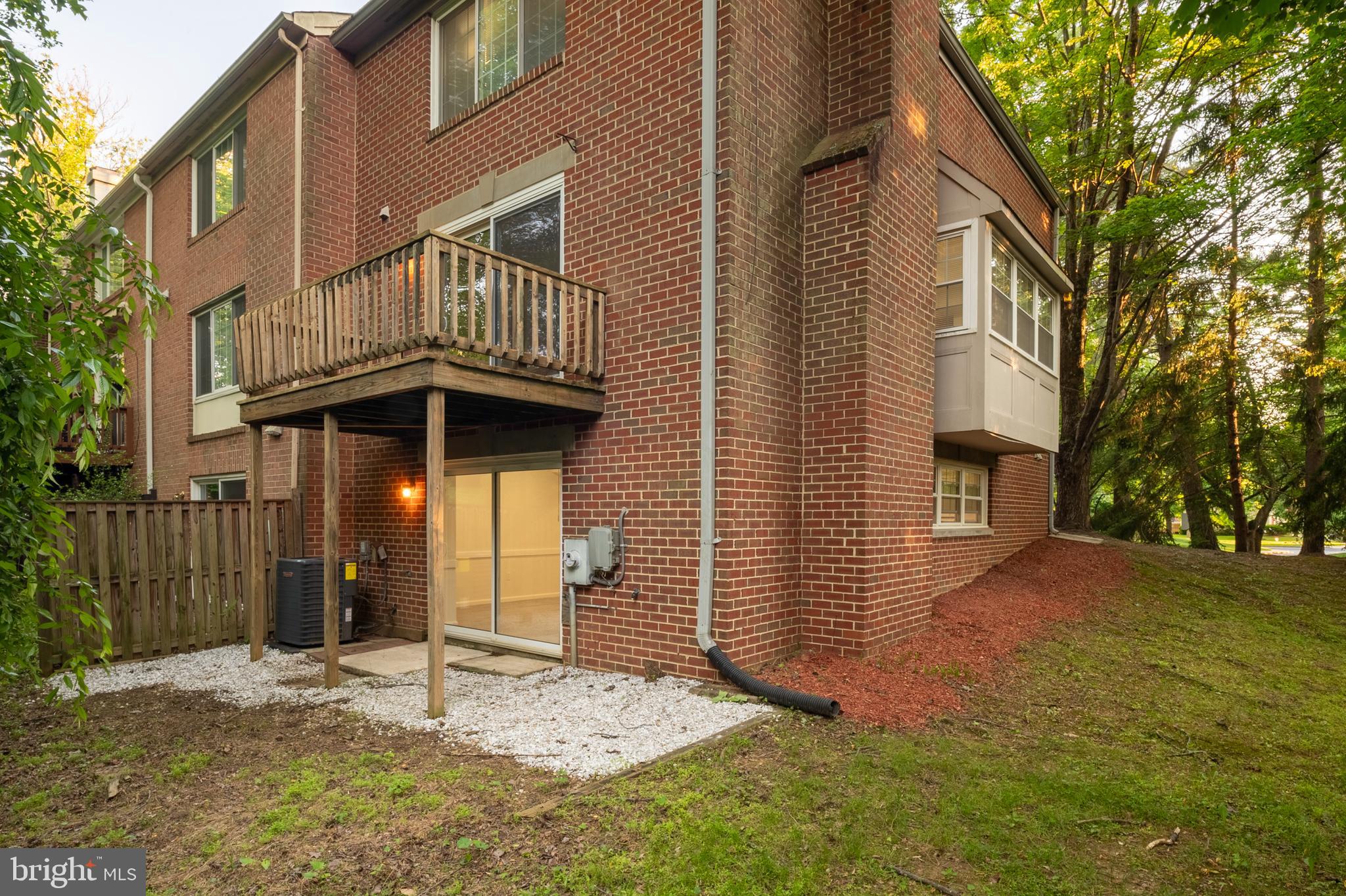 DUMONT OAKS - Residential