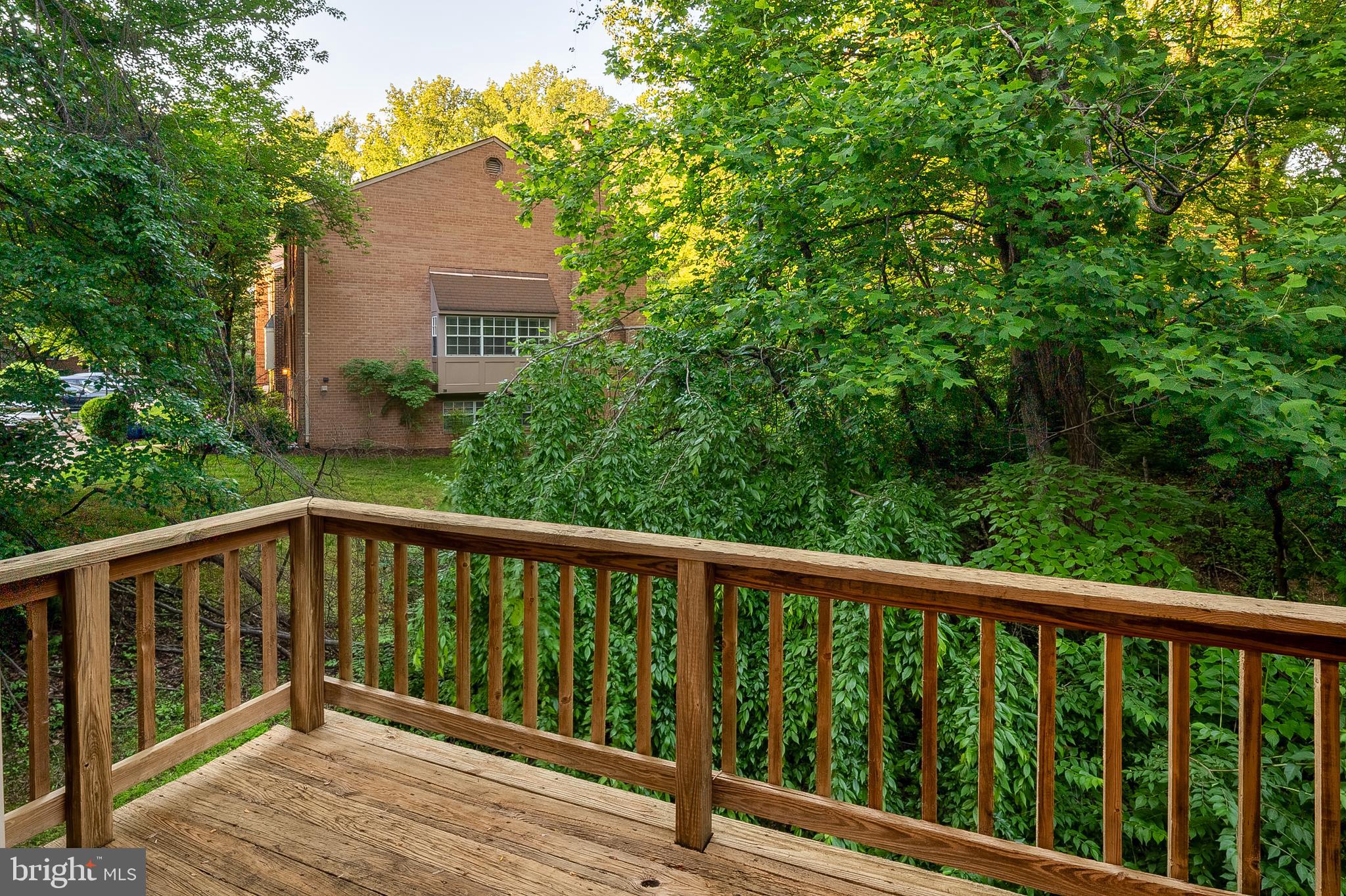 DUMONT OAKS - Residential