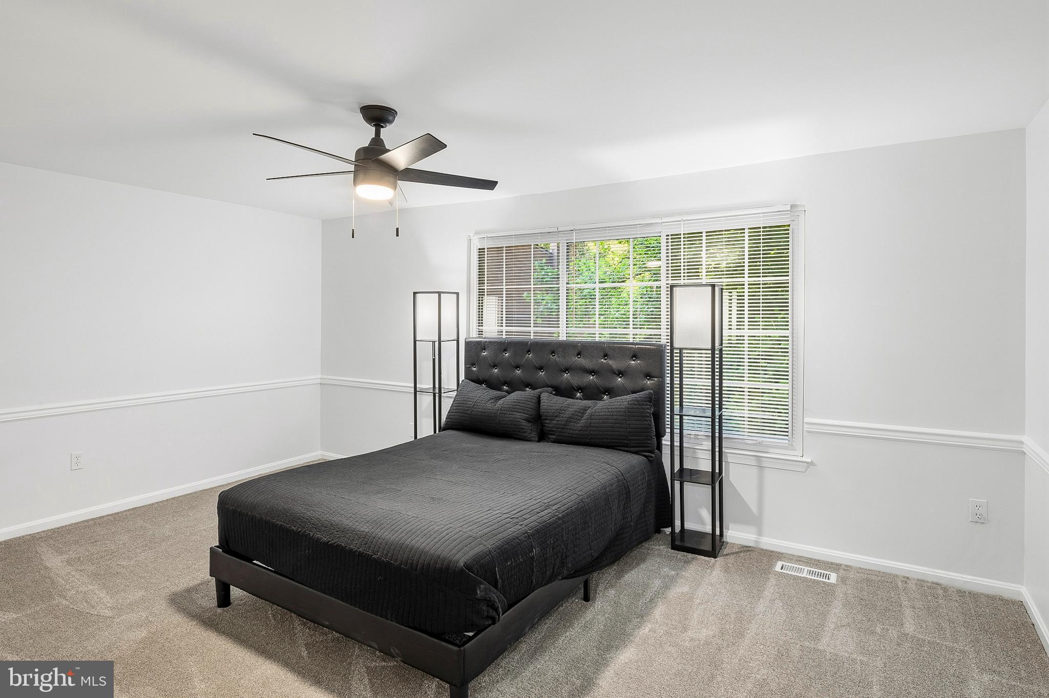 DUMONT OAKS - Residential