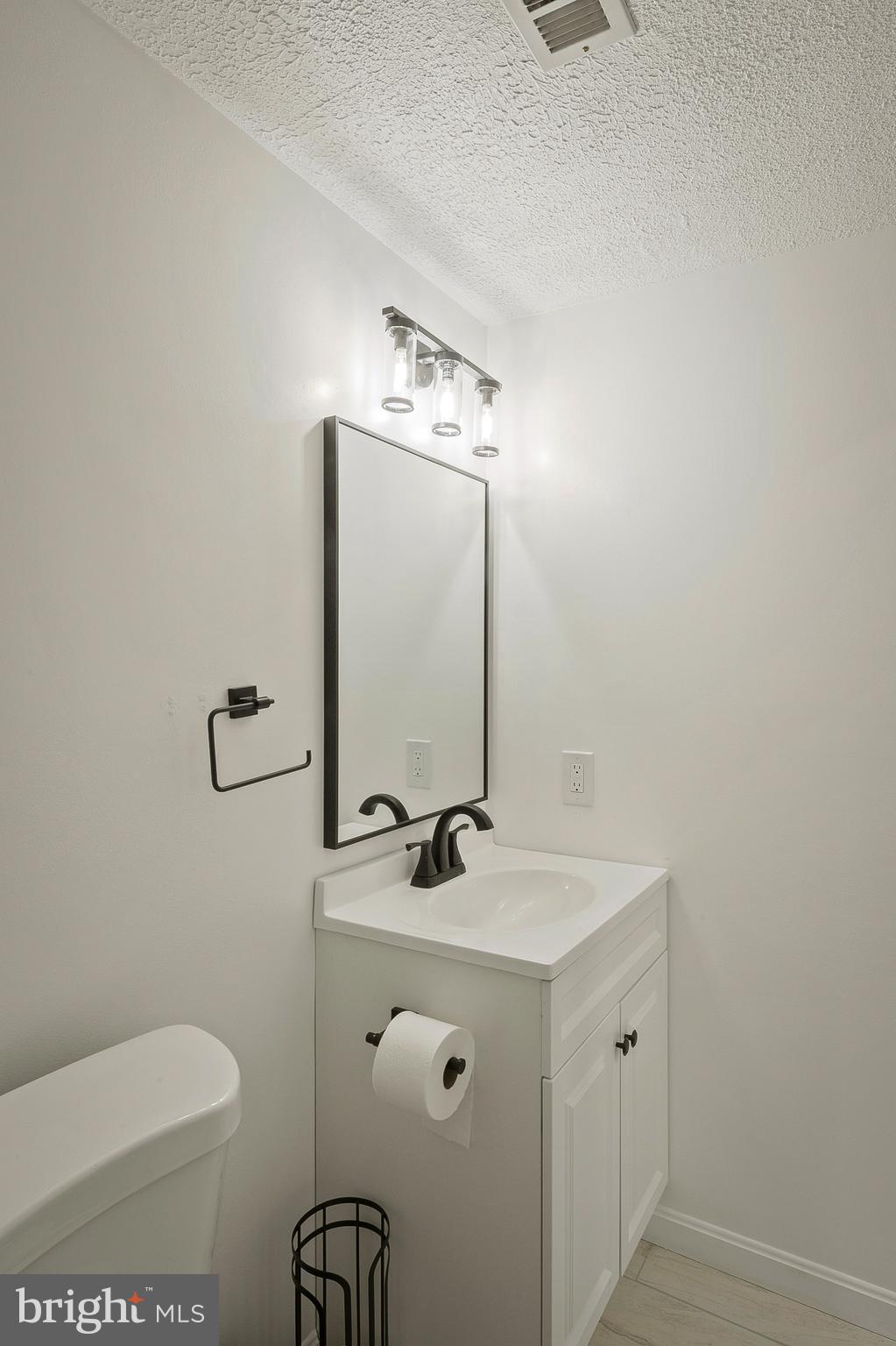 DUMONT OAKS - Residential