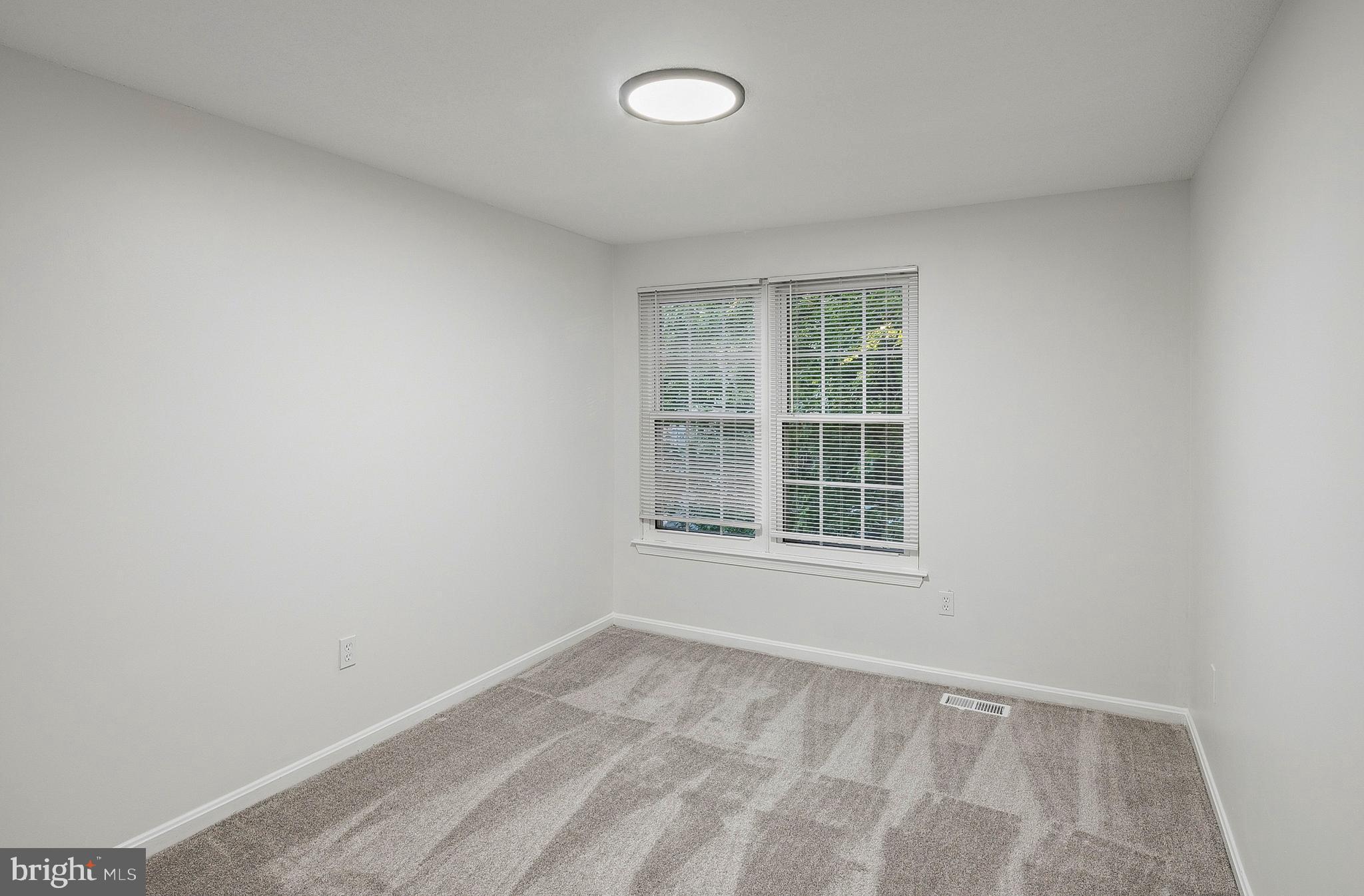 DUMONT OAKS - Residential