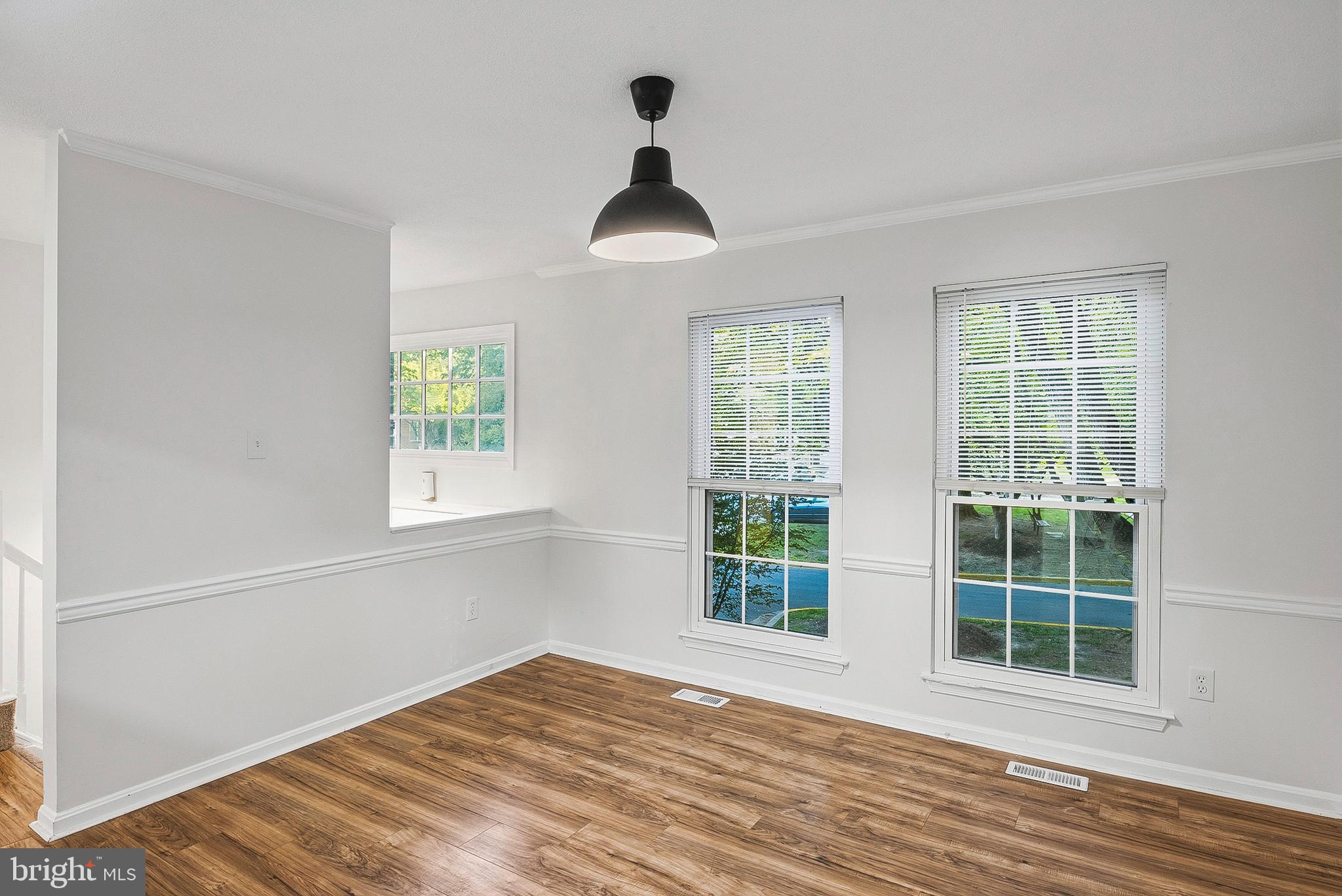 DUMONT OAKS - Residential