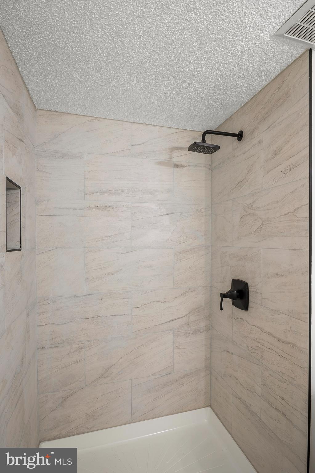 DUMONT OAKS - Residential
