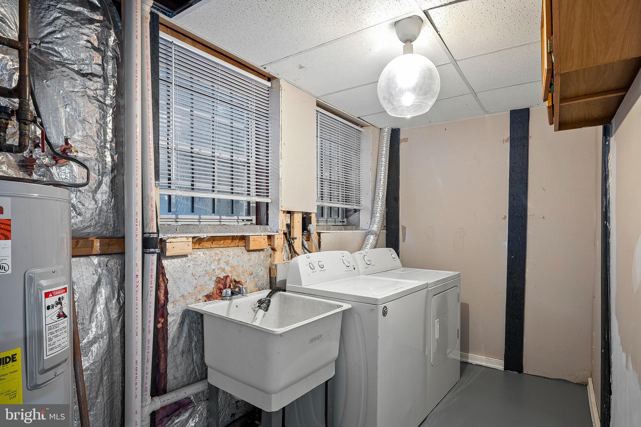 DUMONT OAKS - Residential