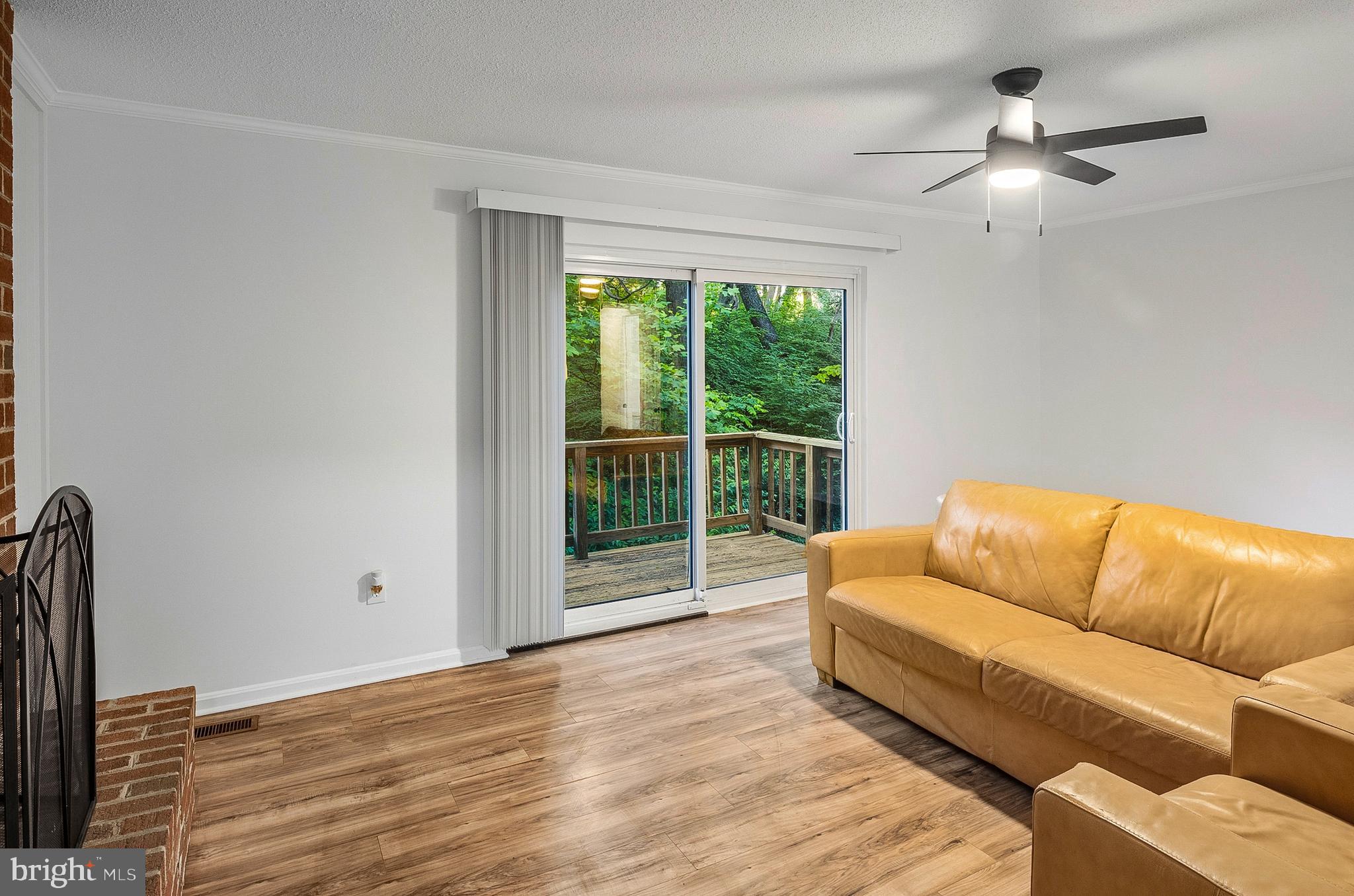 DUMONT OAKS - Residential