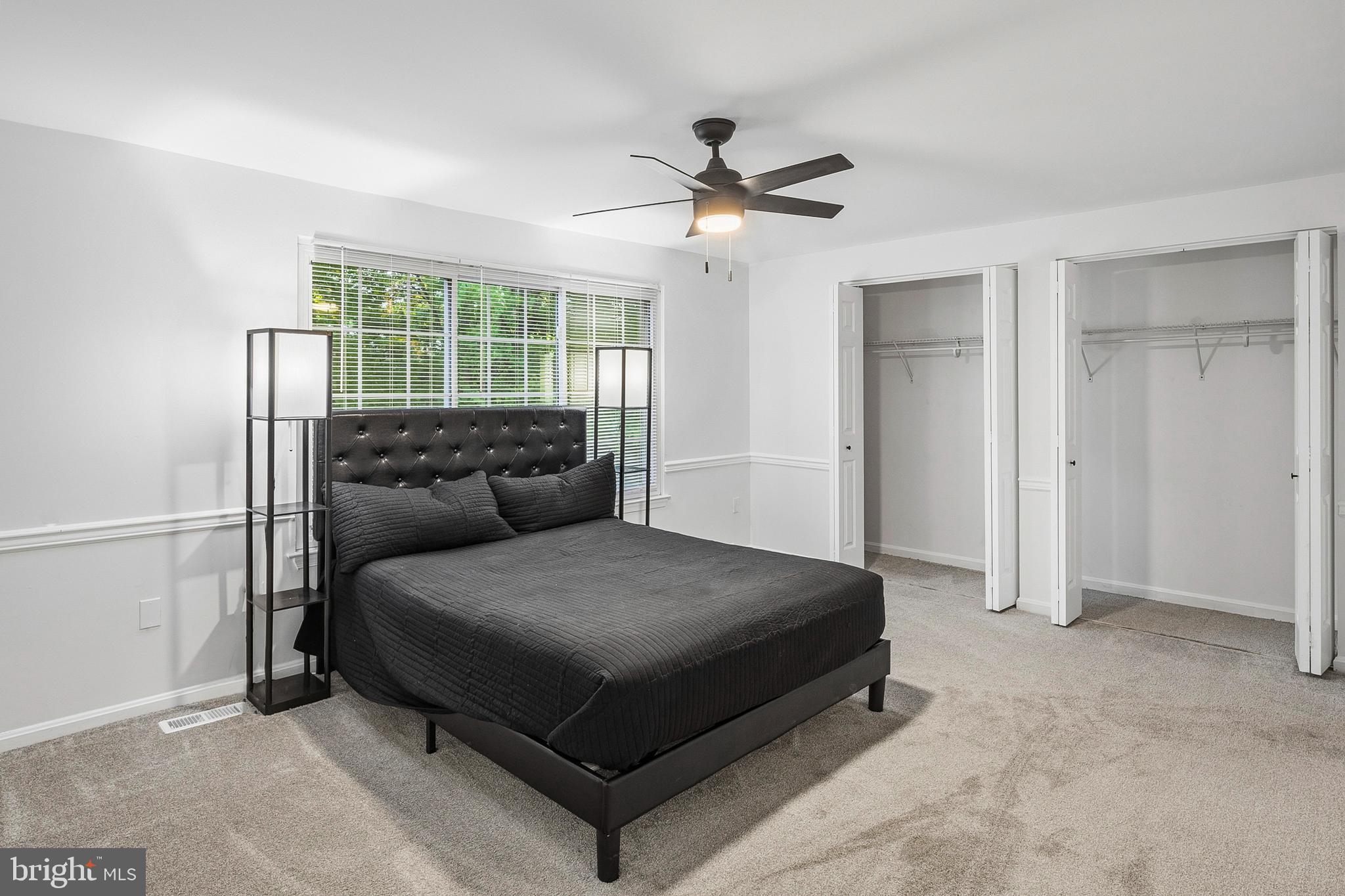 DUMONT OAKS - Residential