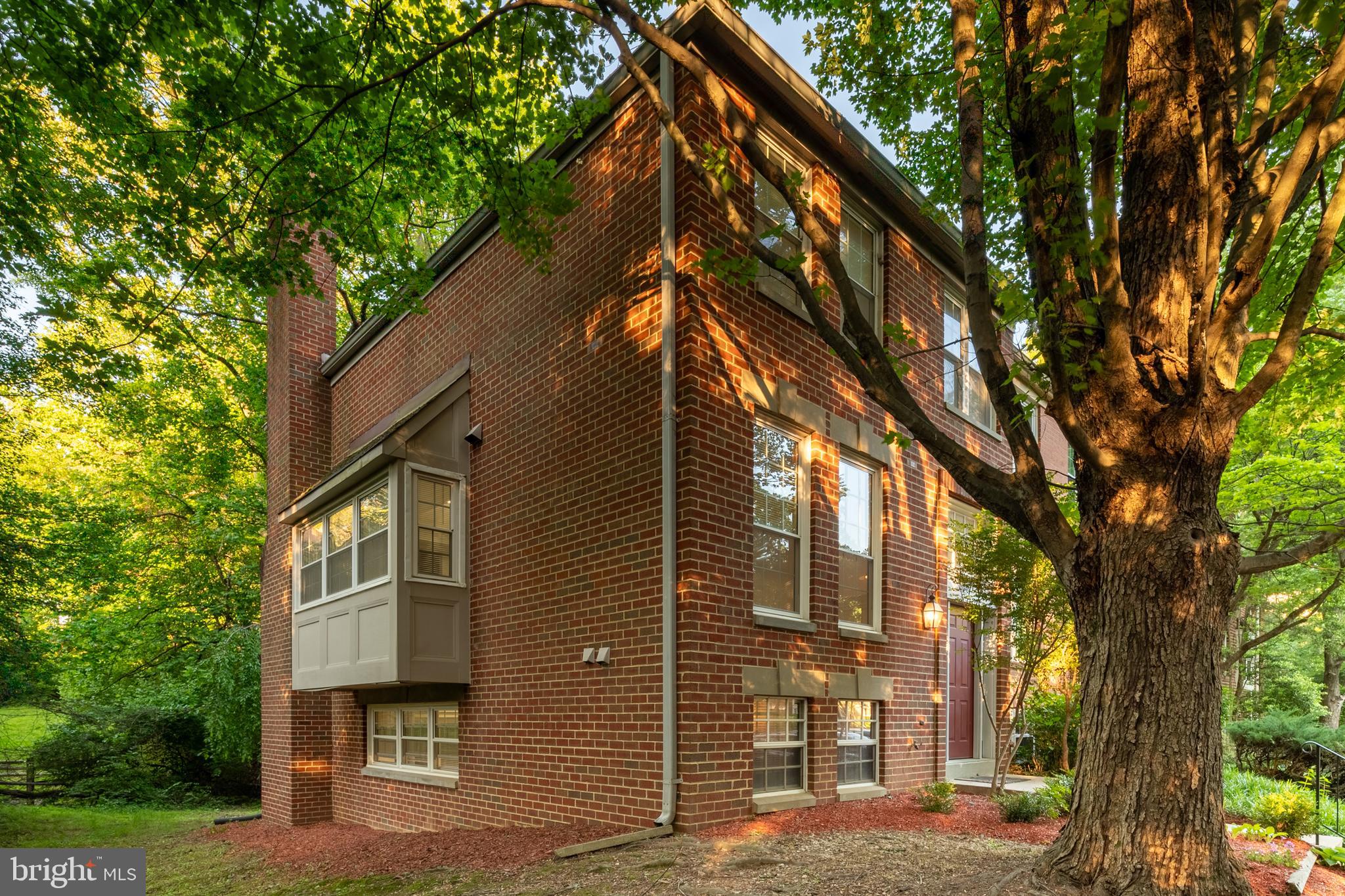DUMONT OAKS - Residential