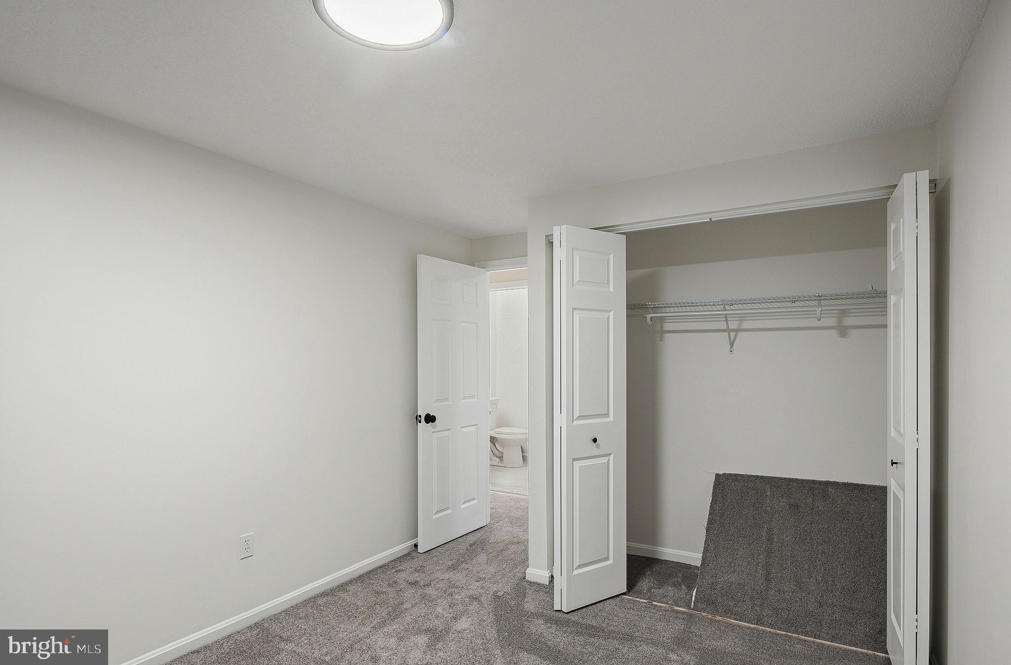 DUMONT OAKS - Residential