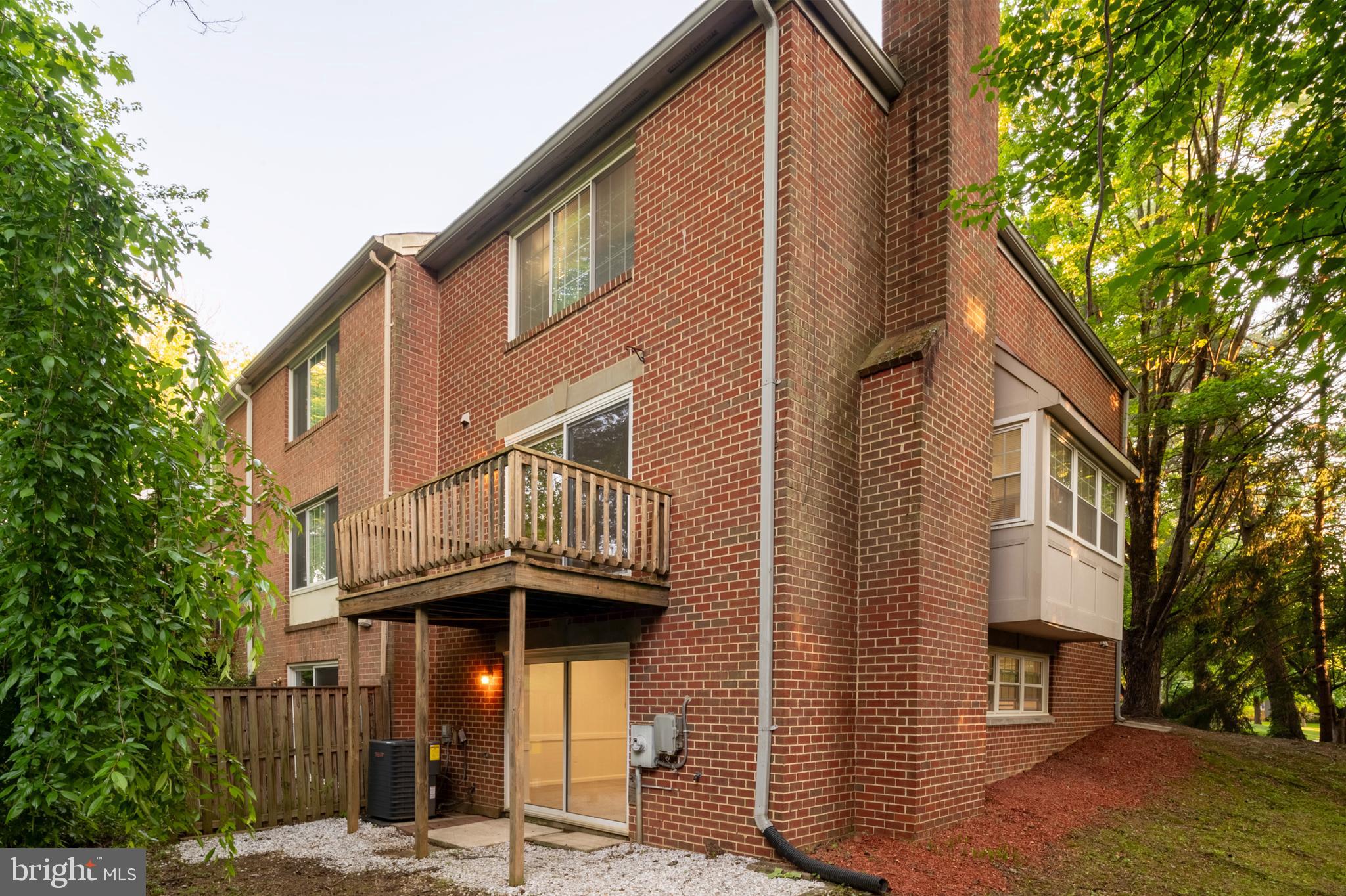 DUMONT OAKS - Residential