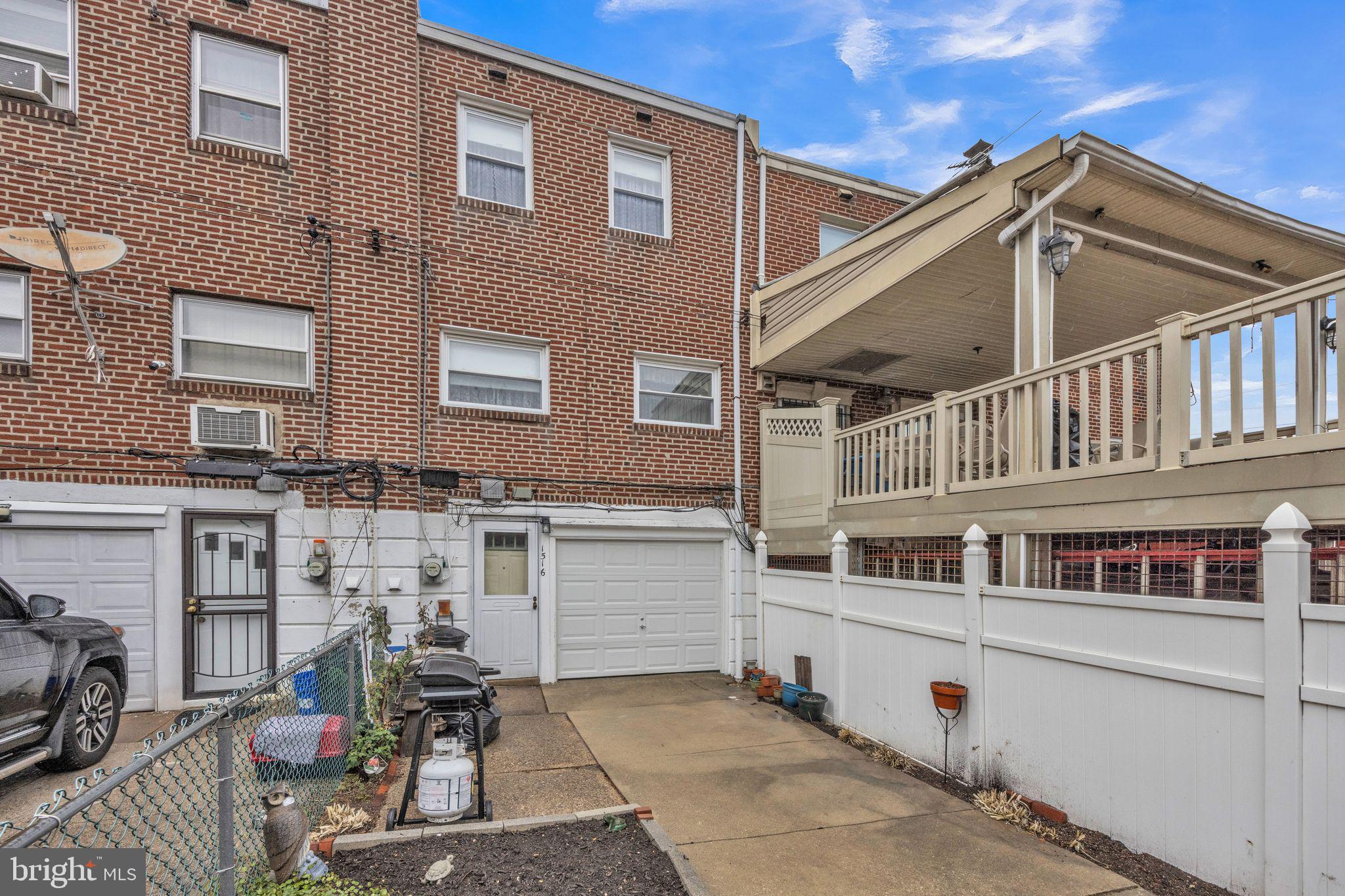 OXFORD CIRCLE - Residential