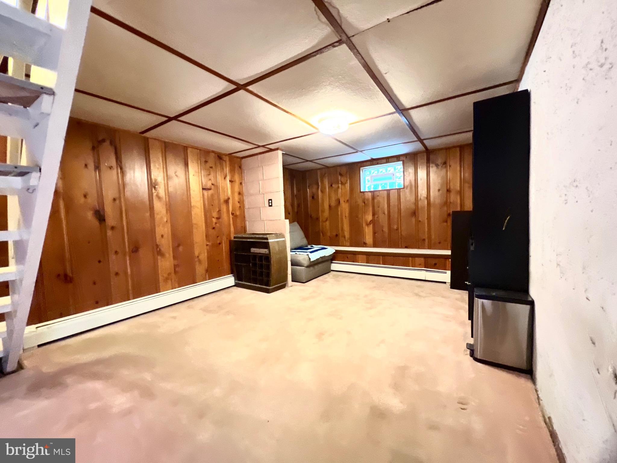 HOMECREST - Residential Lease