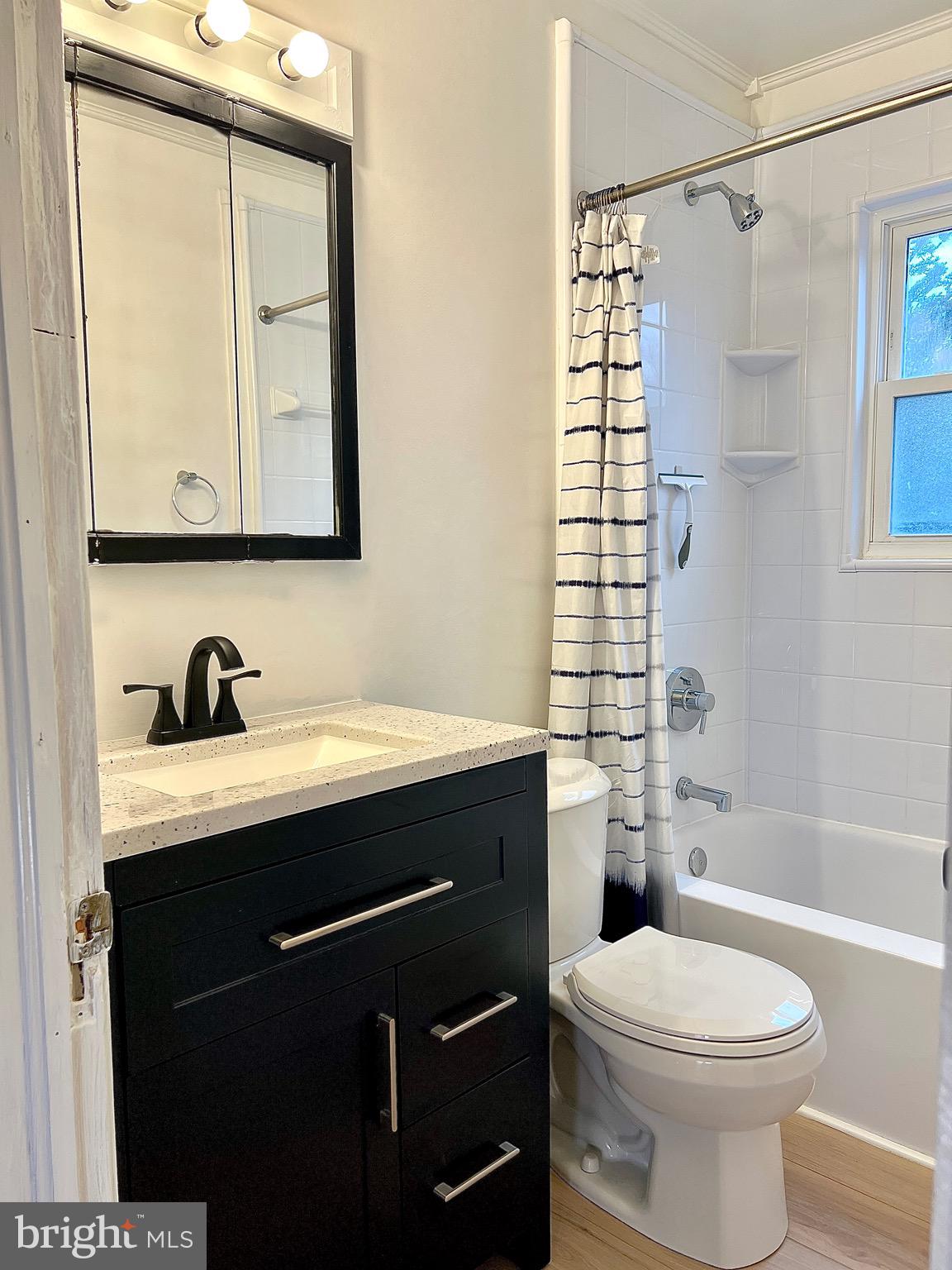 HOMECREST - Residential Lease