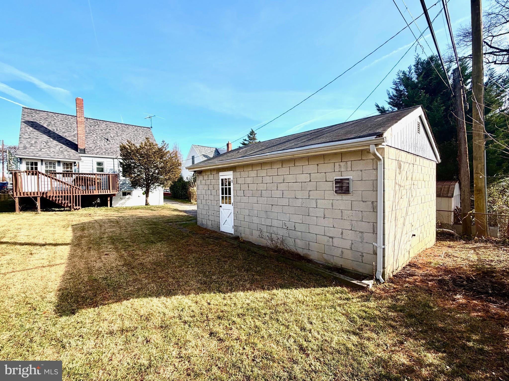 HOMECREST - Residential Lease