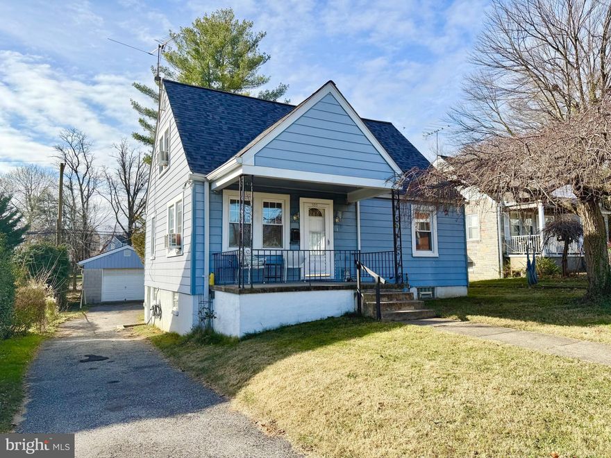 Cape Cod Home - bright, airy, and full of character! This 3BR/1BA single-family home features hardwood floors, a spacious living/dining area, a full basement with finished lounge area and working area , garage + driveway parking, and a private fenced yard.
Prime Homecrest Location - close to schools, shops, and transportation.

Can be rented with or without furniture - if rented with furniture -$2,500 , if without furniture -$2,300.