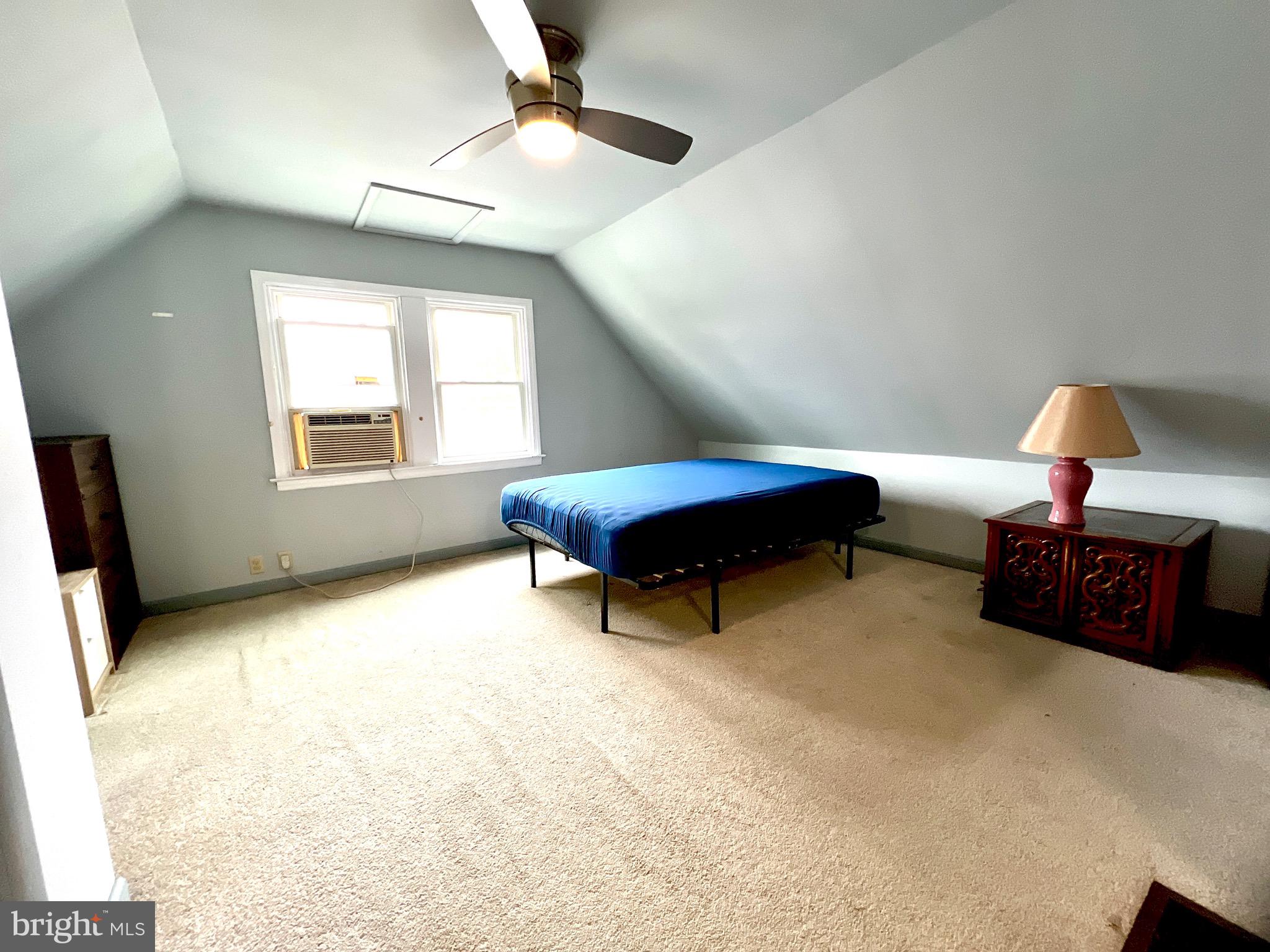 HOMECREST - Residential Lease