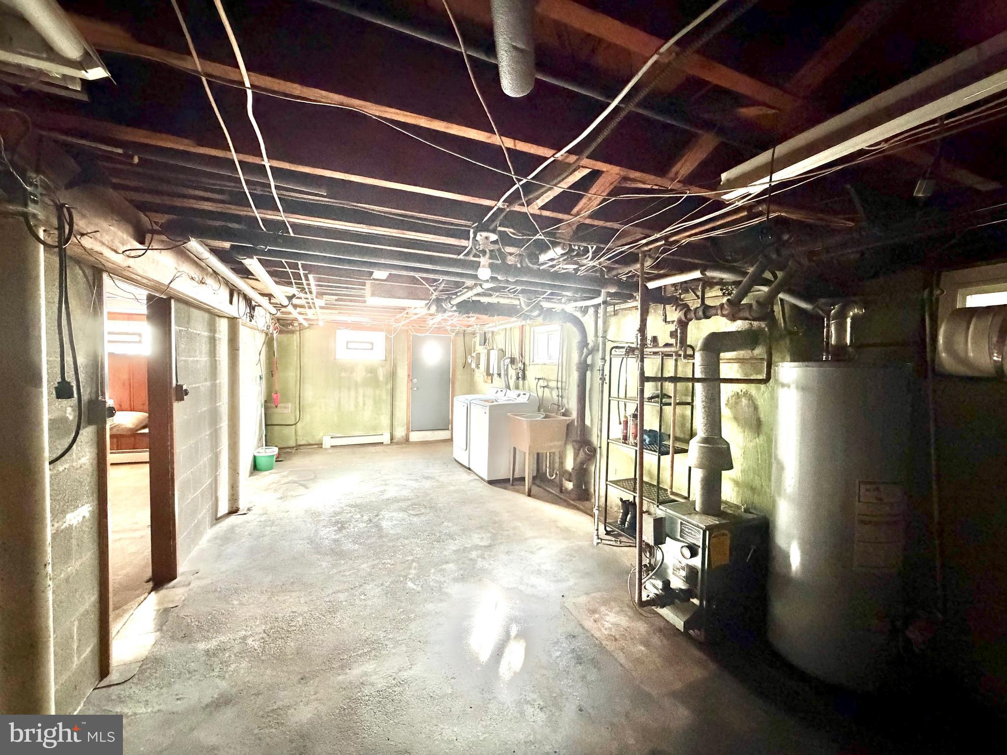 HOMECREST - Residential Lease