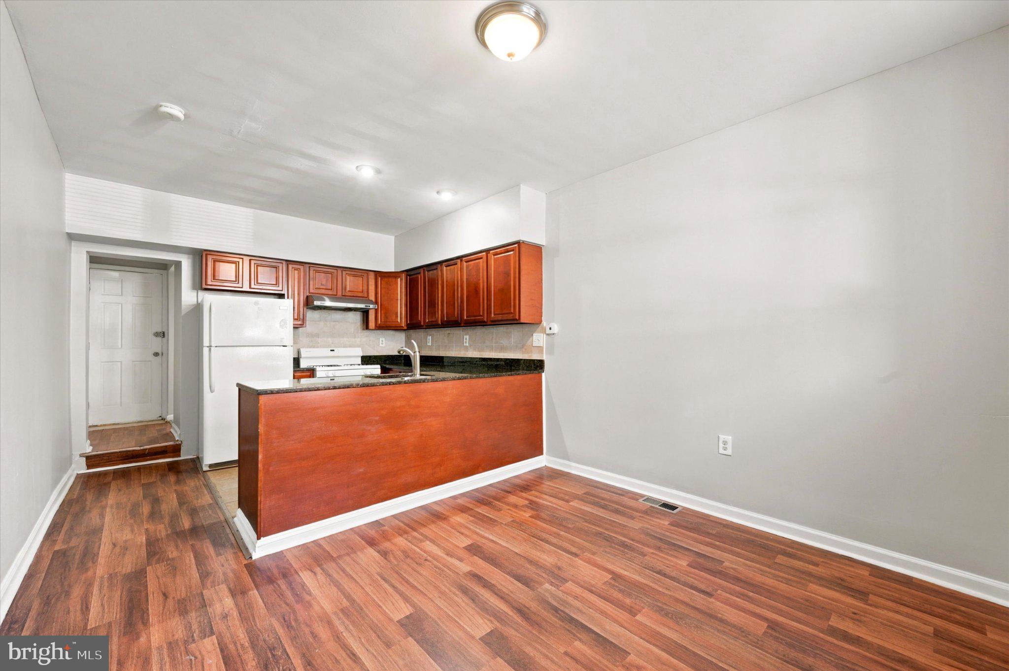1241 S 8TH STREET