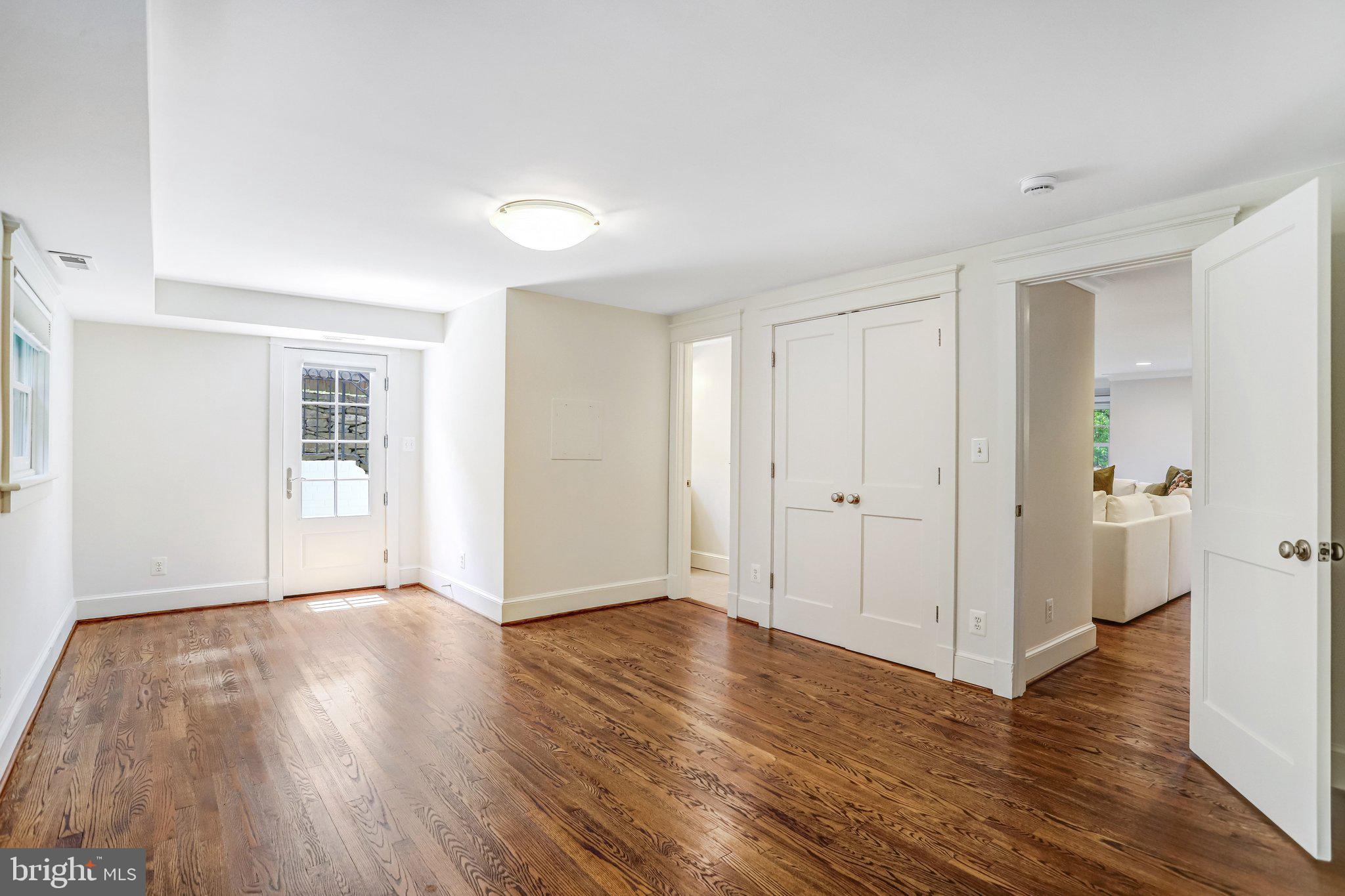 KENSINGTON PARK - Residential
