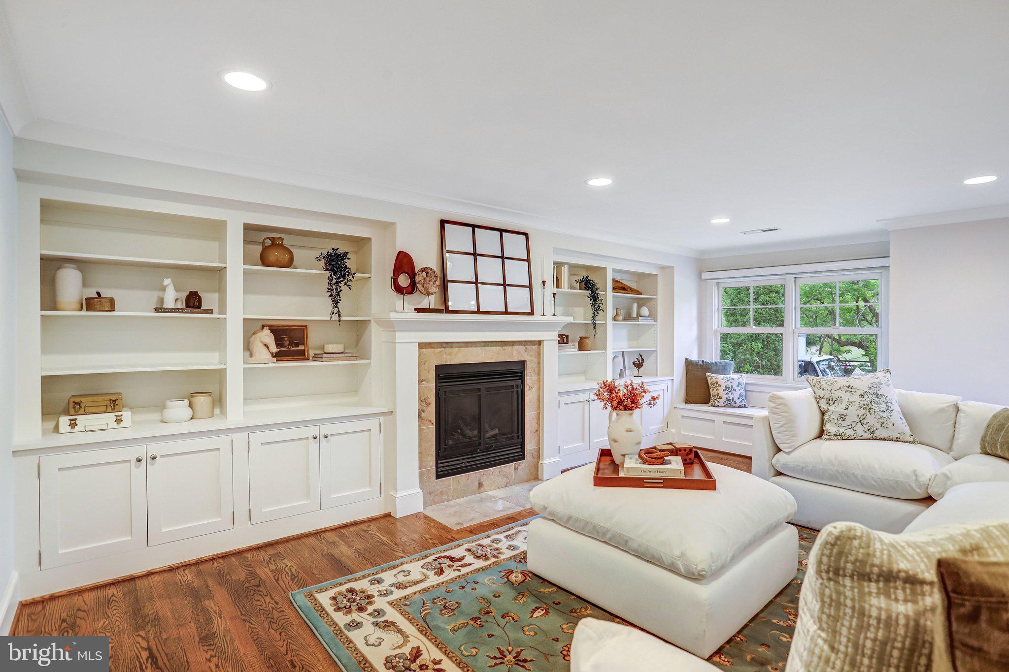 KENSINGTON PARK - Residential