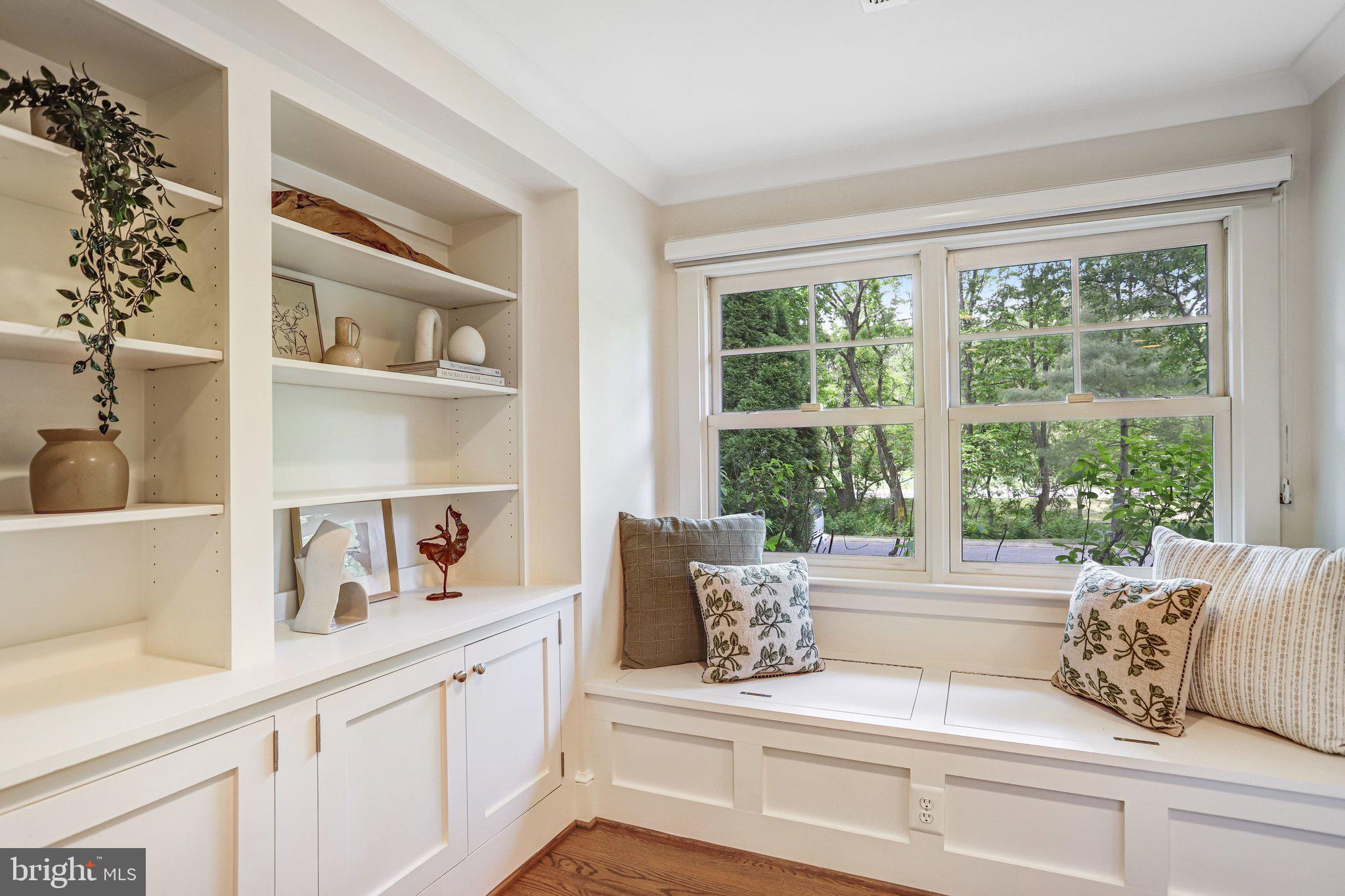 KENSINGTON PARK - Residential