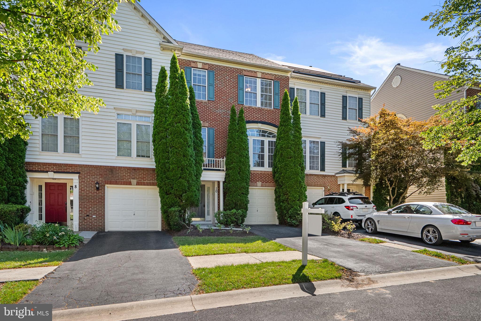 10 ROCKINGHAM COURT