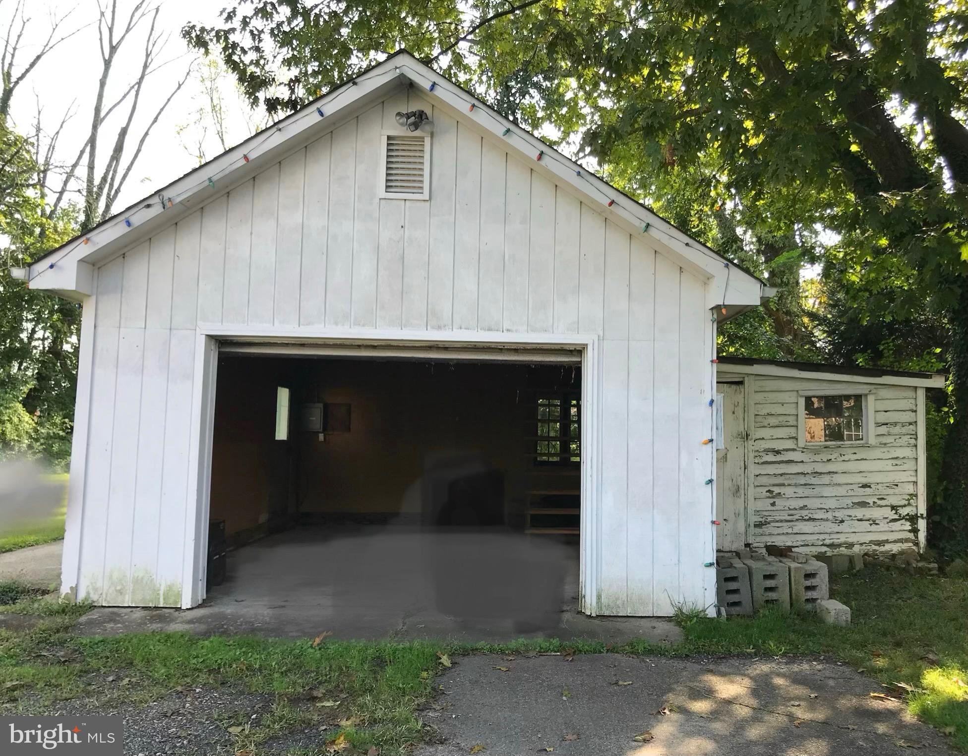 2415 2ND STREET PIKE