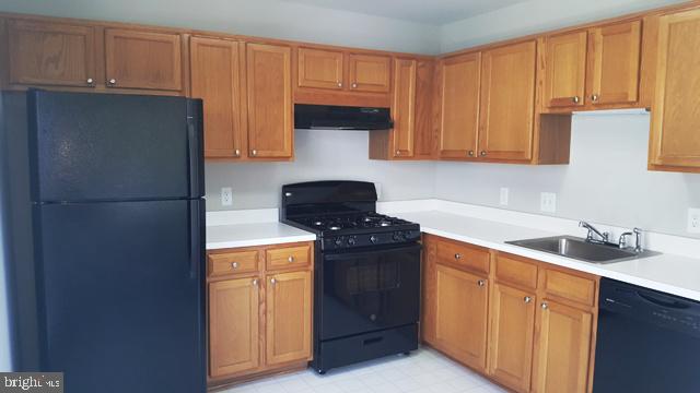 GUNSTON CORNER - Residential Lease