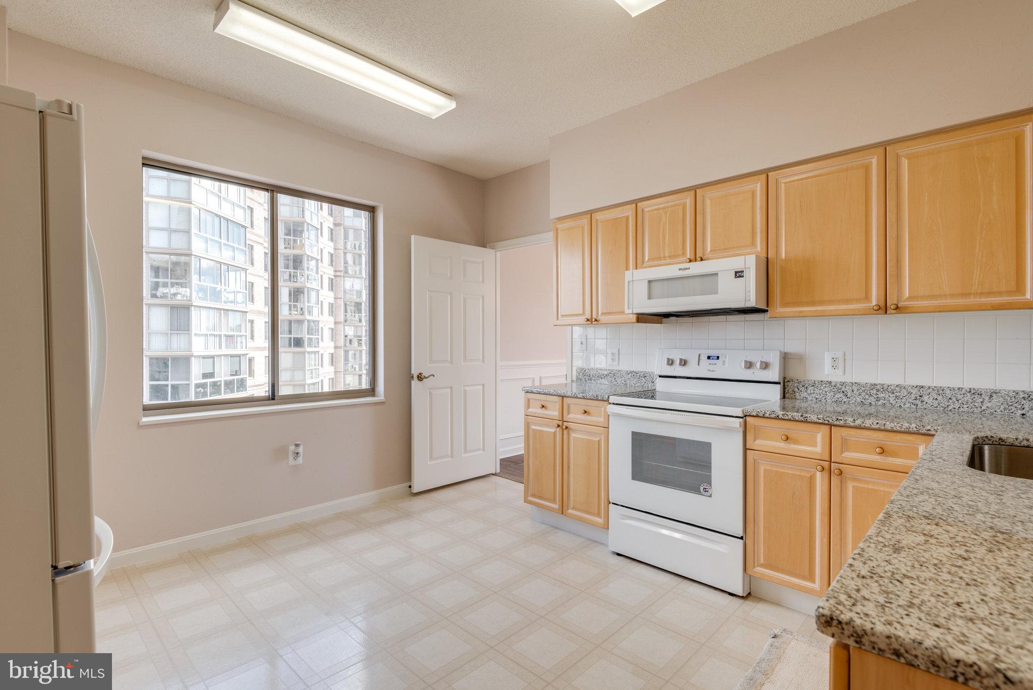 LANSDOWNE WOODS - Residential Lease