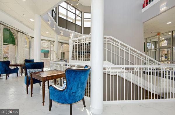 LANSDOWNE WOODS - Residential Lease