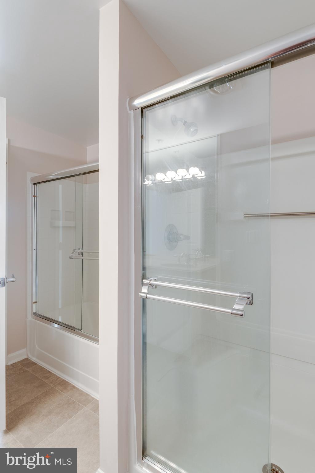 LANSDOWNE WOODS - Residential Lease