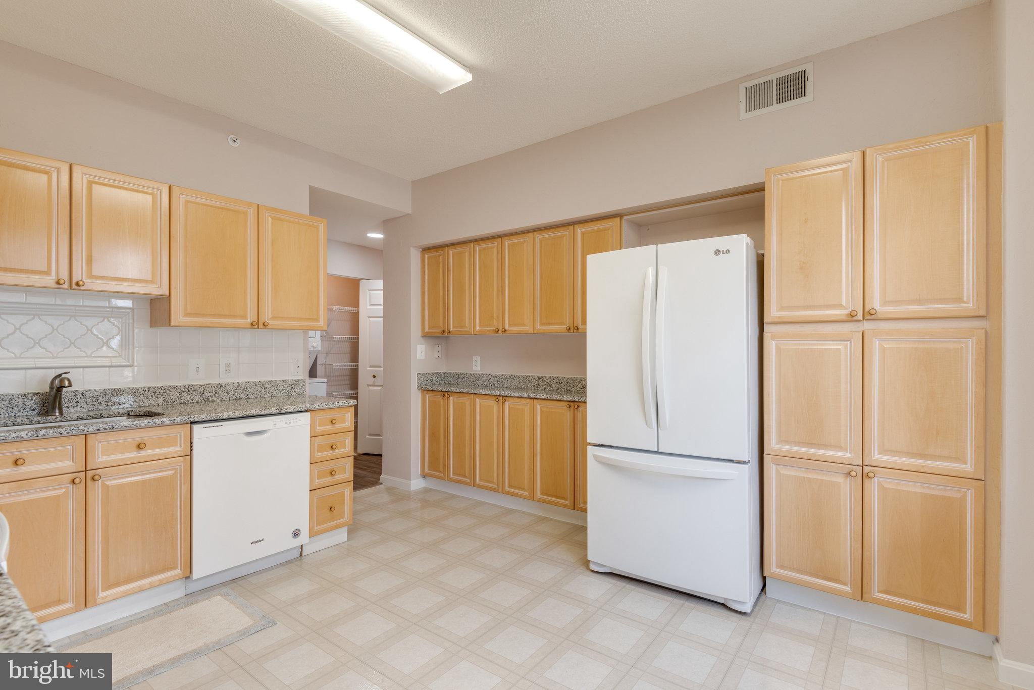 LANSDOWNE WOODS - Residential Lease