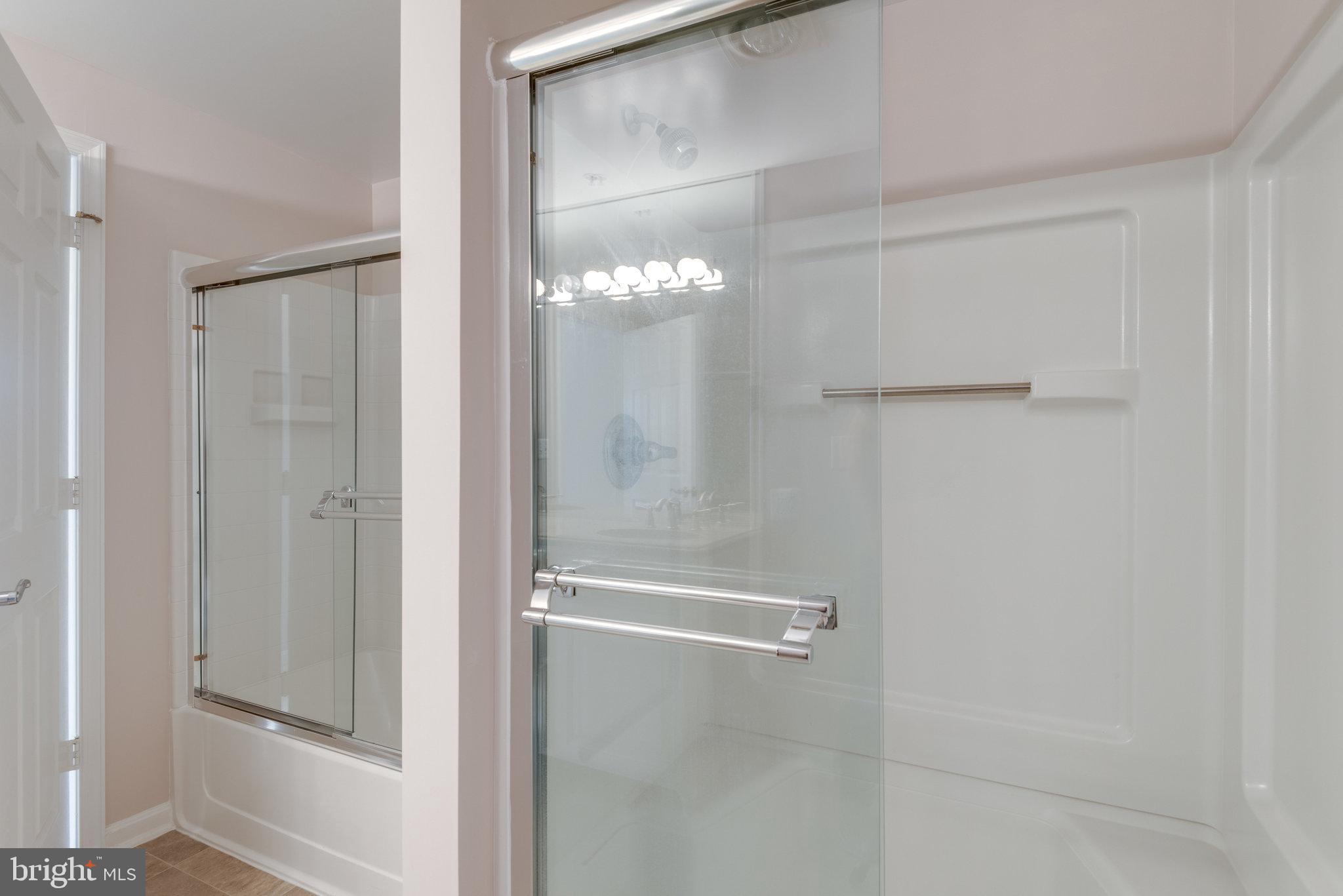 LANSDOWNE WOODS - Residential Lease