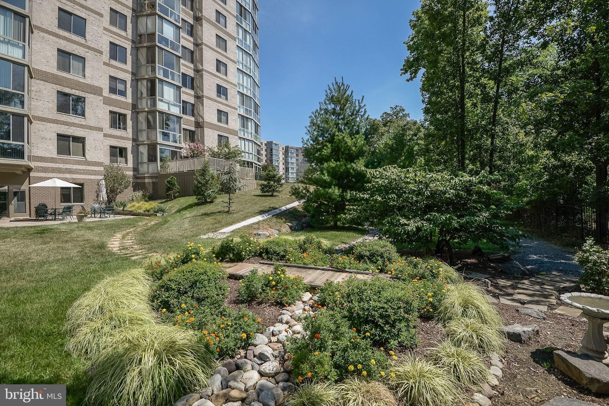 LANSDOWNE WOODS - Residential Lease