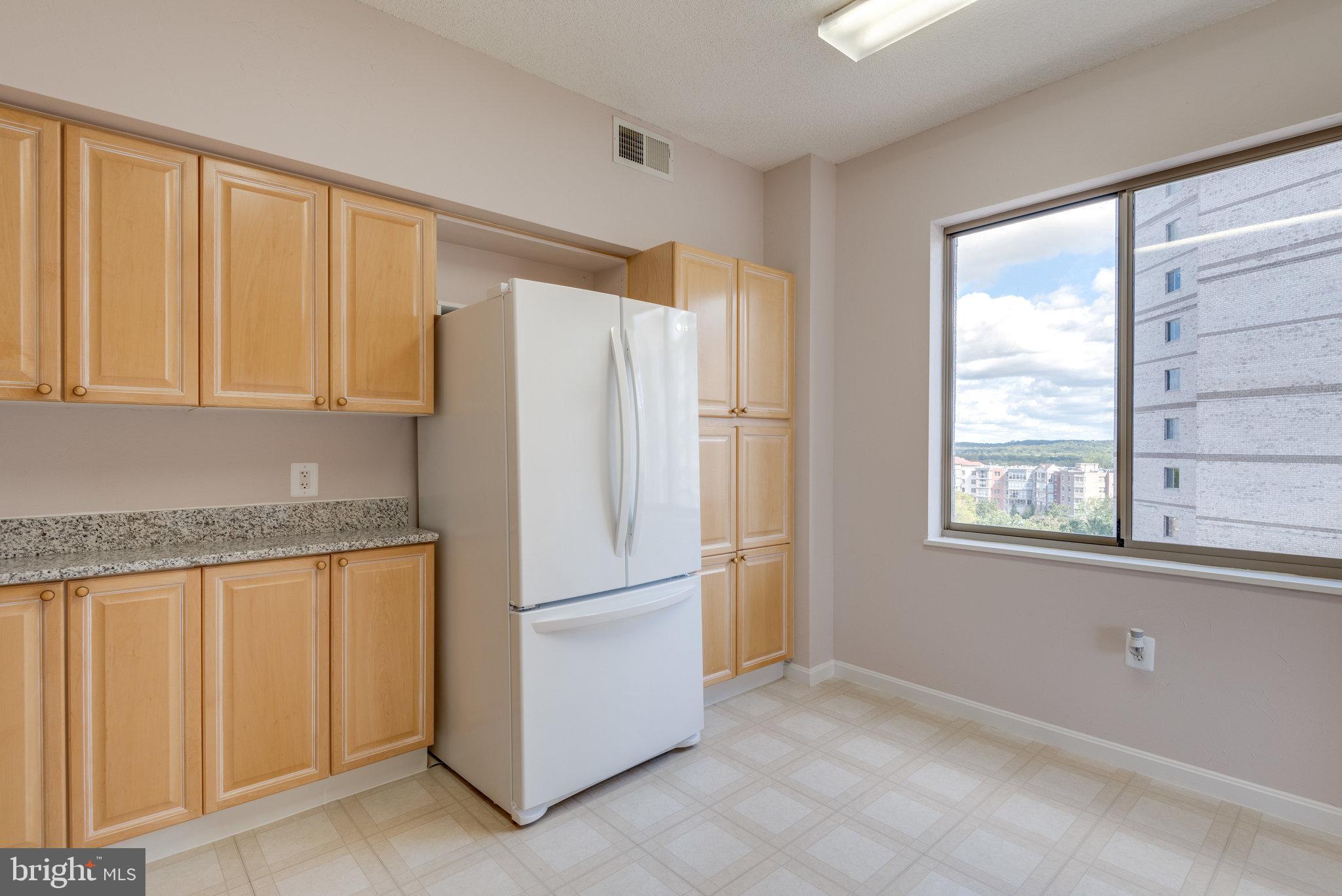 LANSDOWNE WOODS - Residential Lease