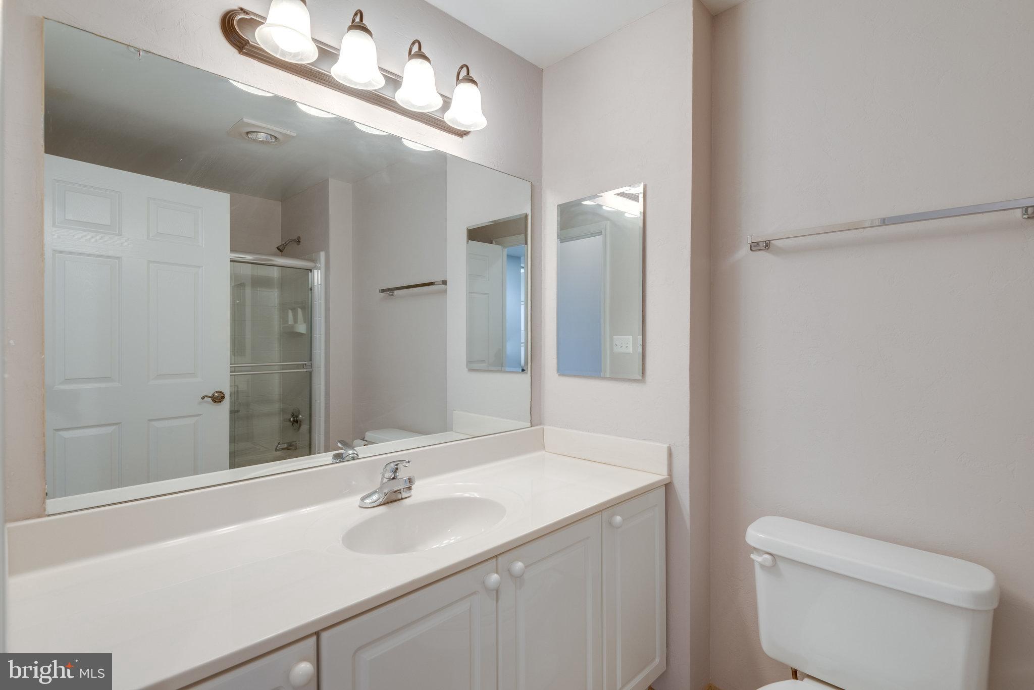 LANSDOWNE WOODS - Residential Lease