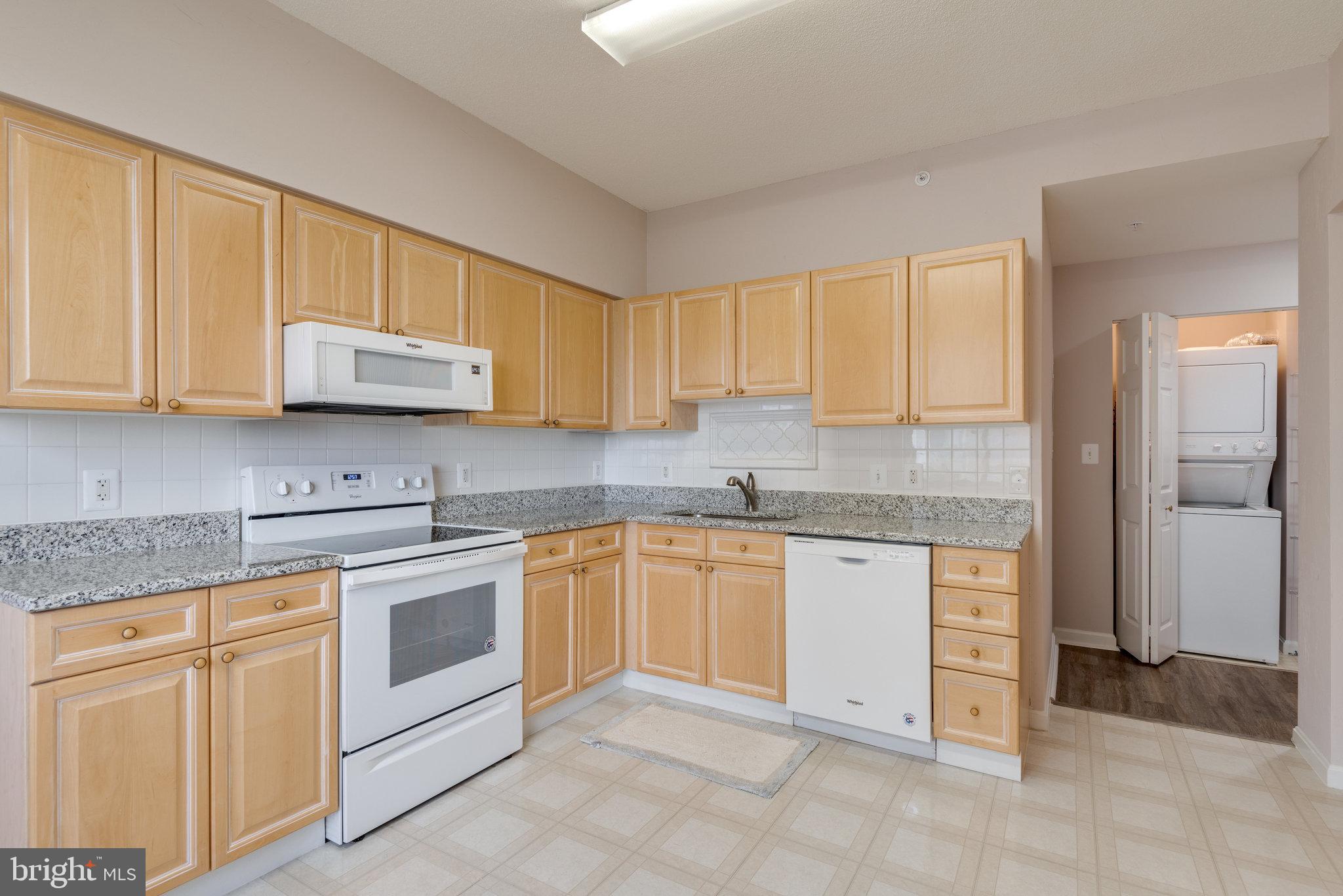 LANSDOWNE WOODS - Residential Lease