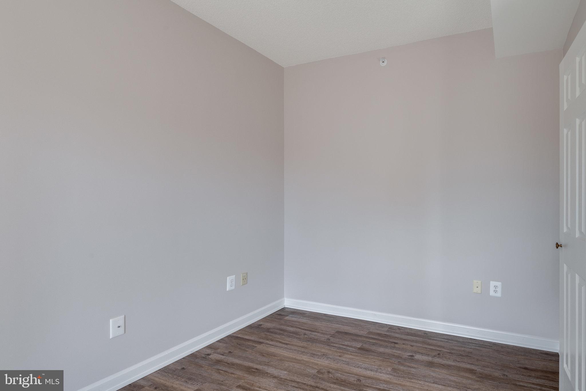 LANSDOWNE WOODS - Residential Lease