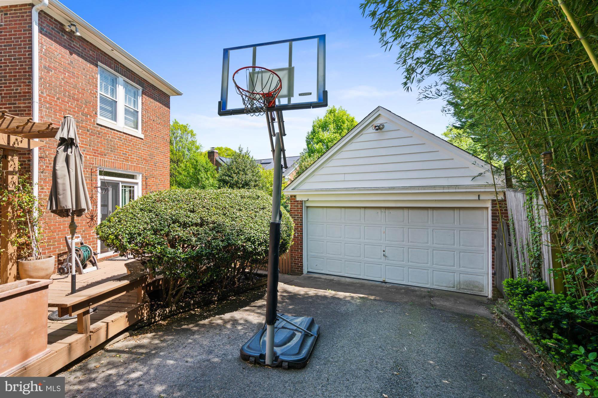 CHEVY CHASE - Residential Lease