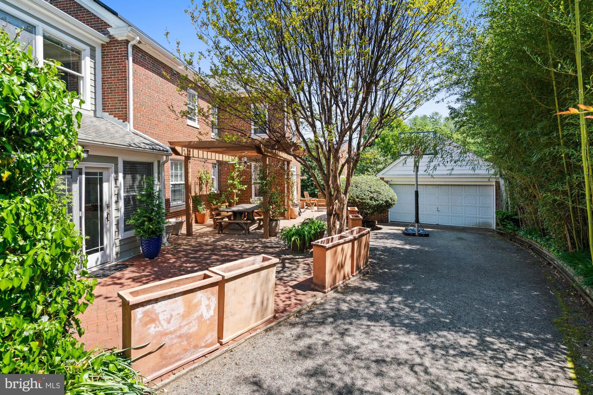 CHEVY CHASE - Residential Lease