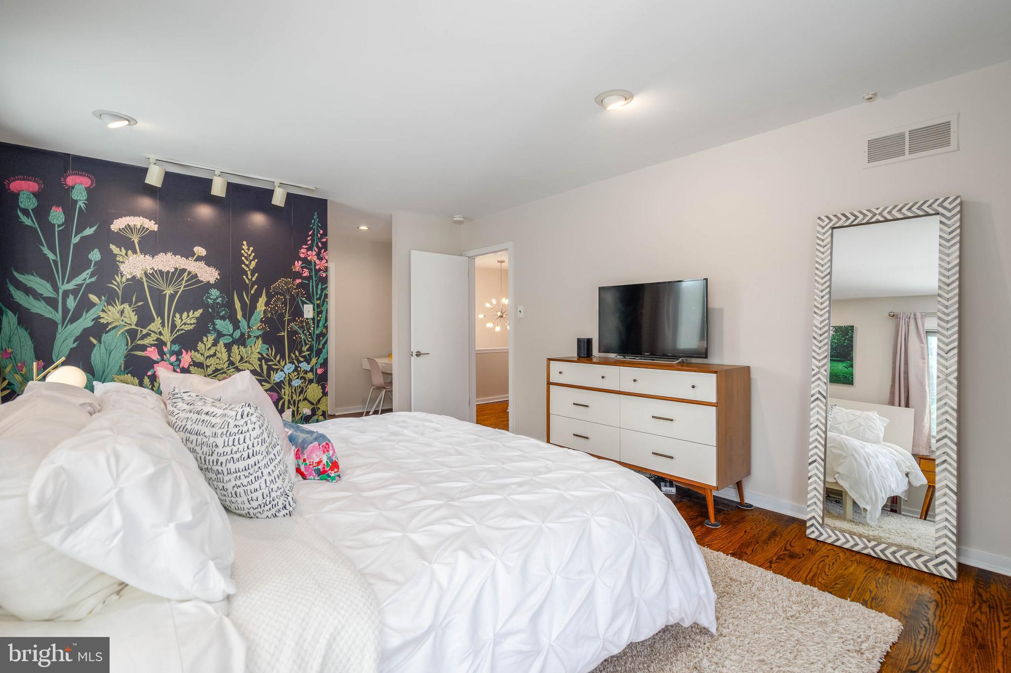 WYNNEWOOD - Residential